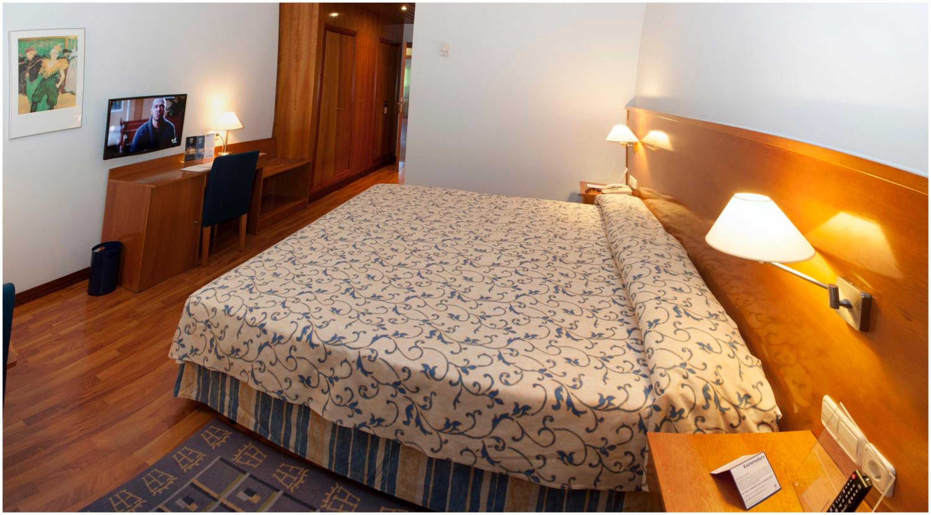 Double or Twin Room - Photo 1