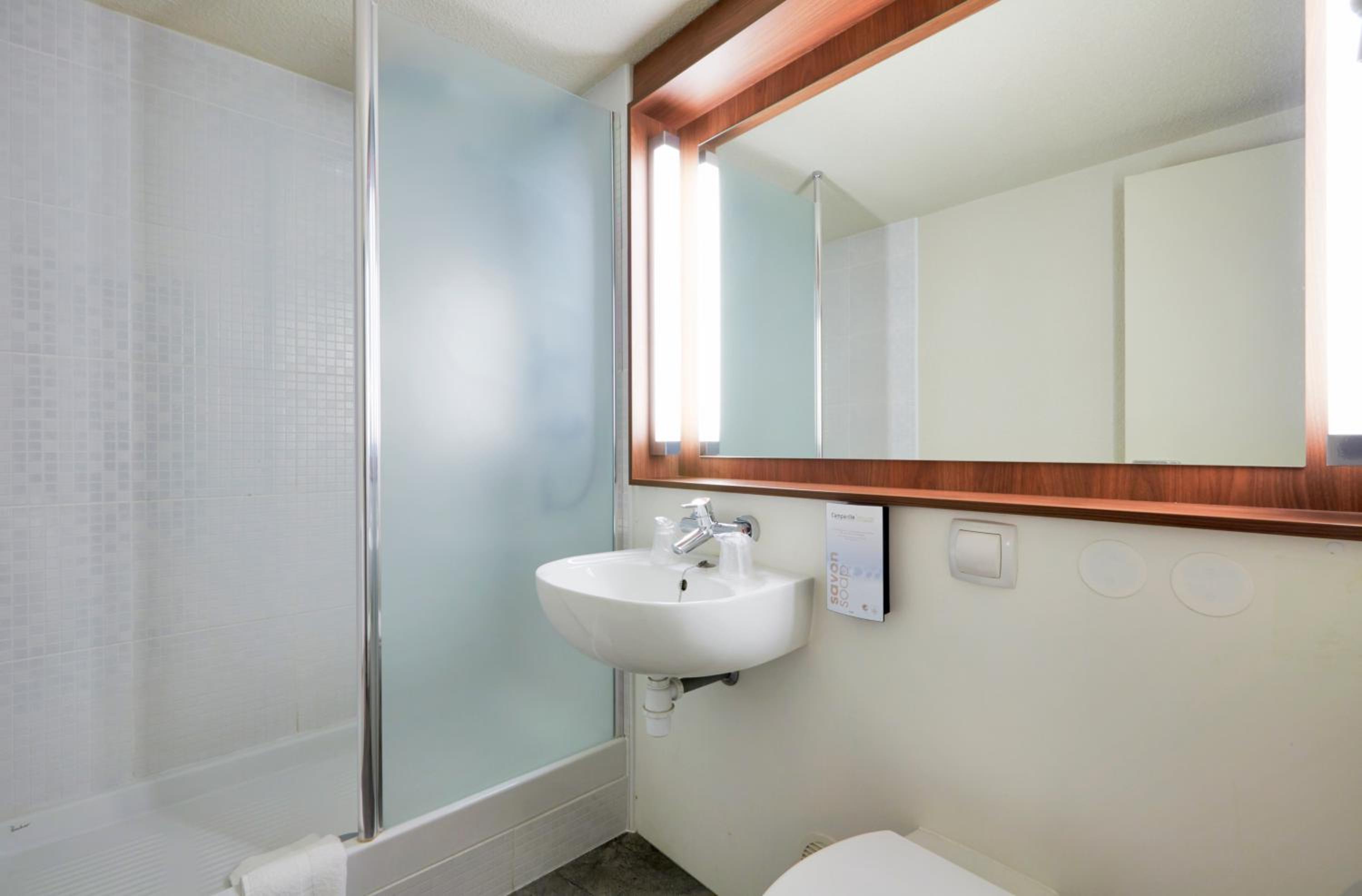 Standard Triple Room photo 2