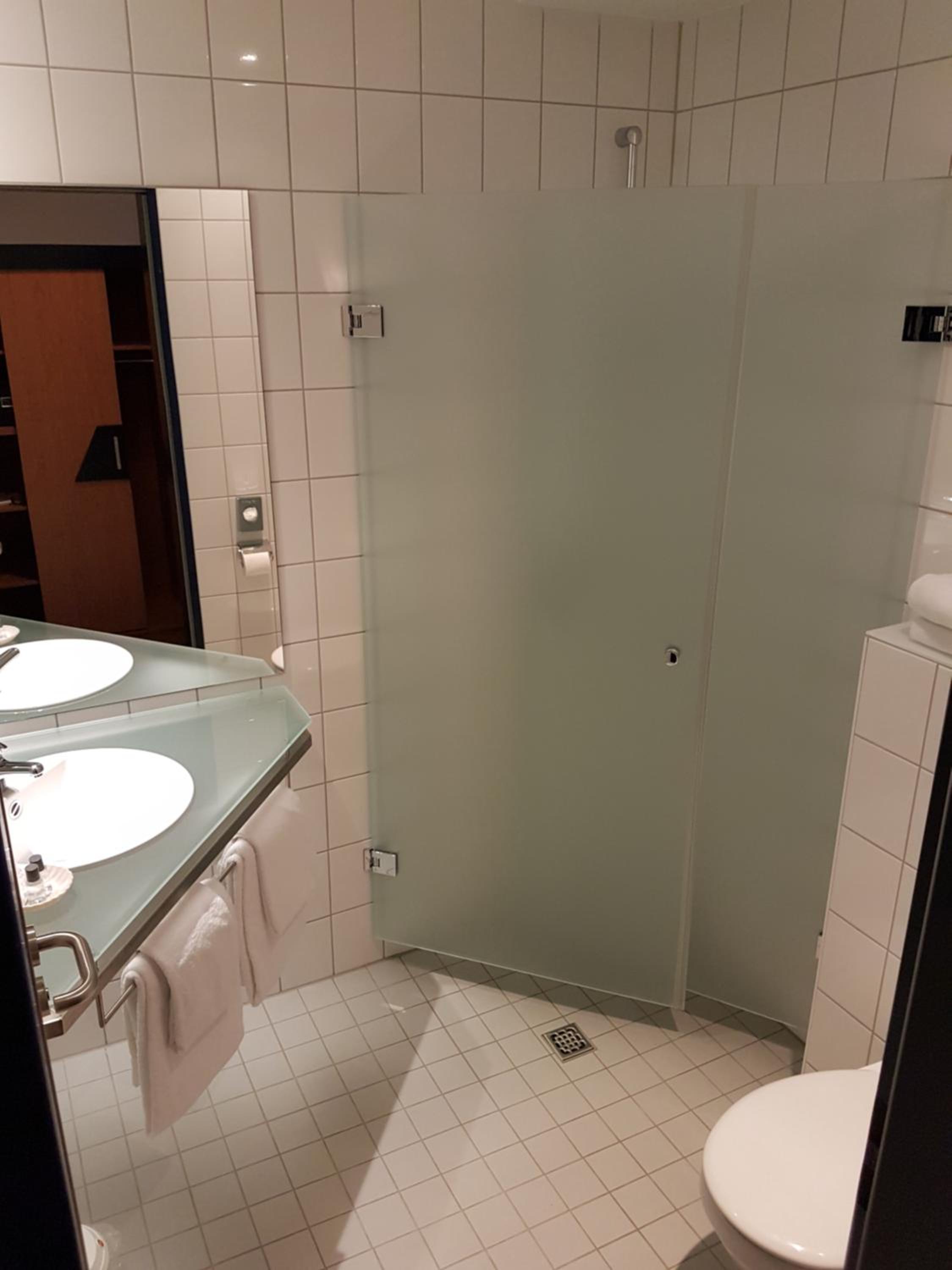 Double or Twin Room with Bathroom photo 3