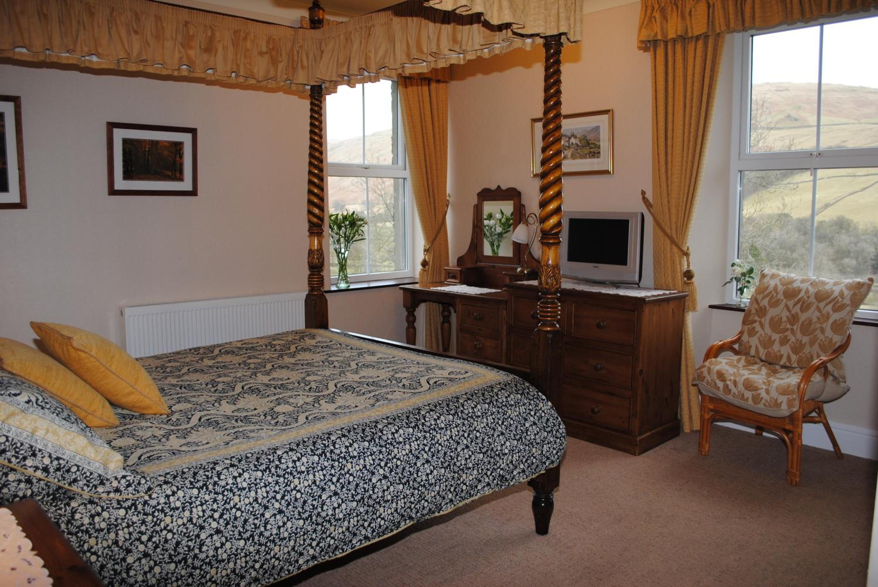 Double Room with Four Poster Bed photo 1