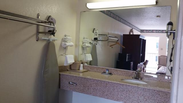 Double Room with Two Double Beds - Non-Smoking - Photo 7