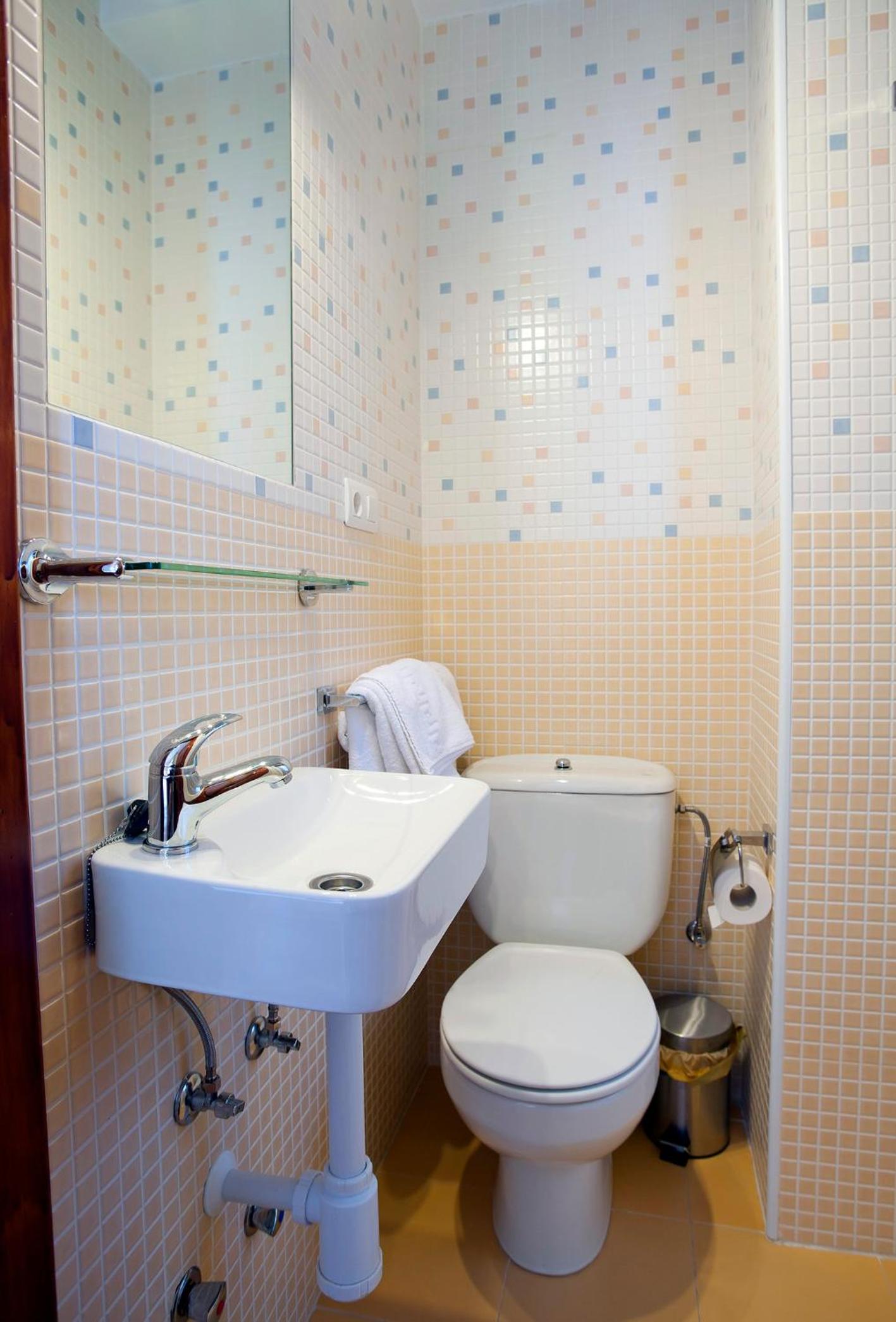 Standard Double or Twin Room with Balcony photo 2