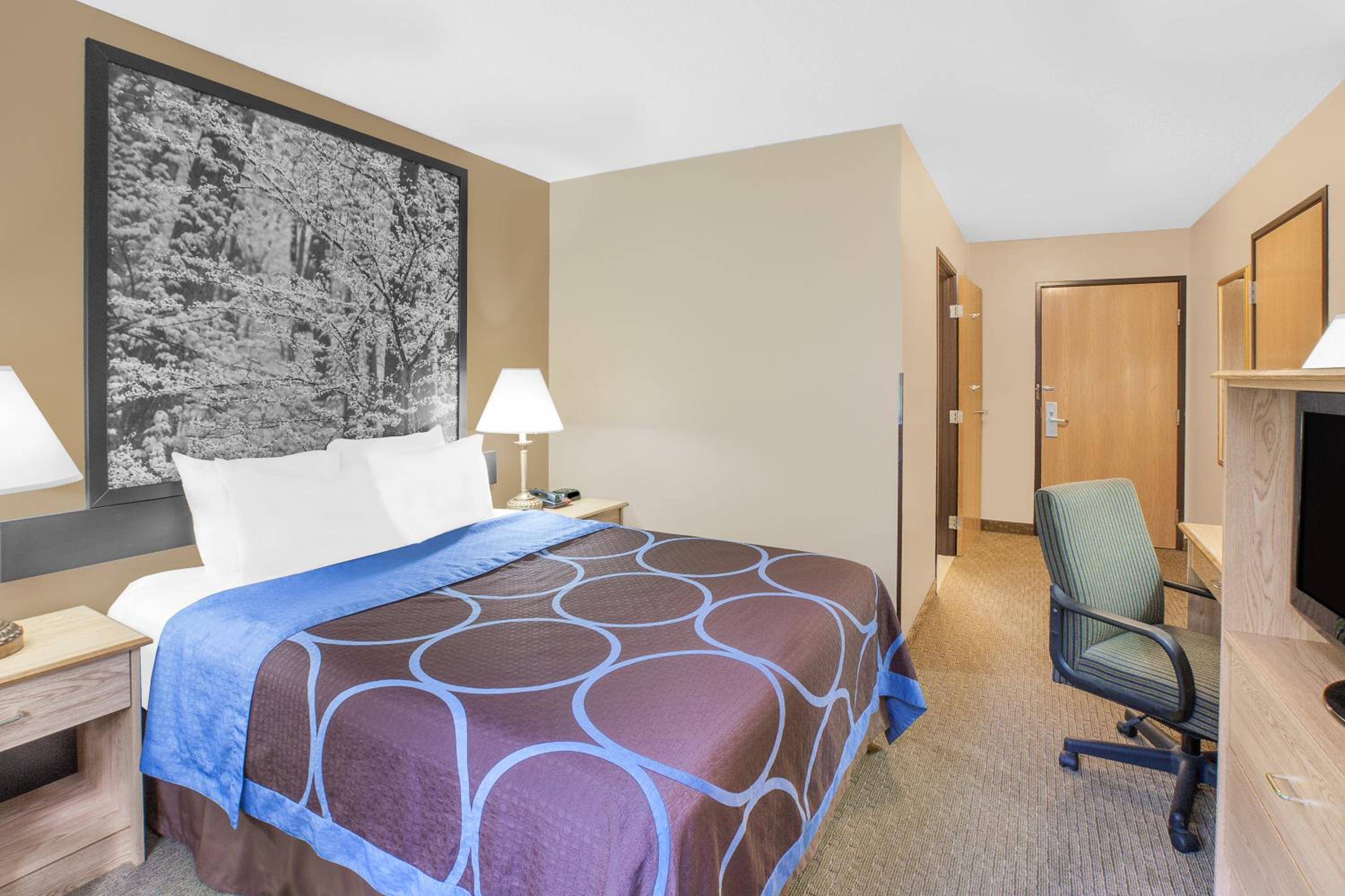 Queen Room - Disability Access - Non-Smoking - Photo 1
