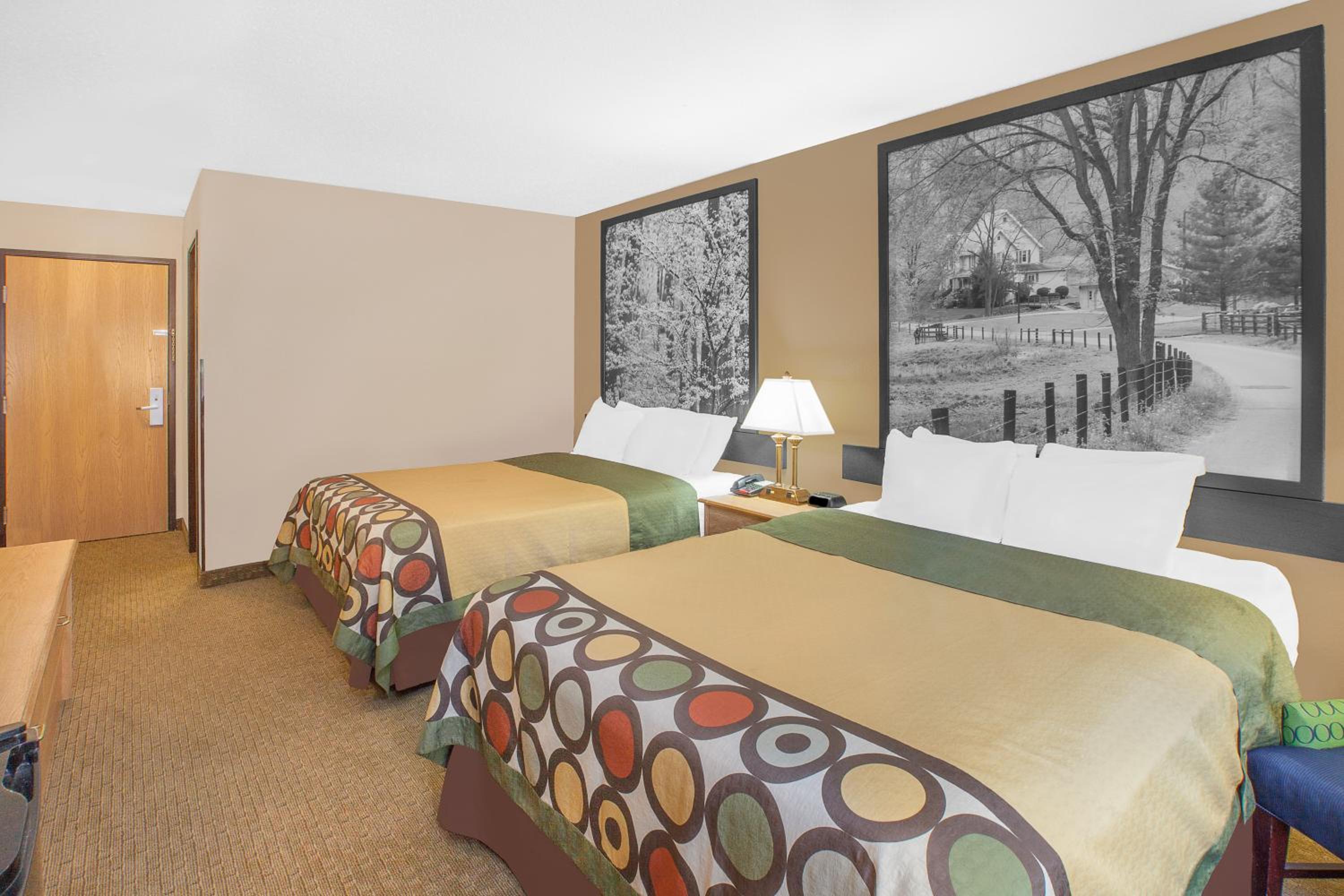 Double Room with Two Double Beds - Non-Smoking - Photo 4
