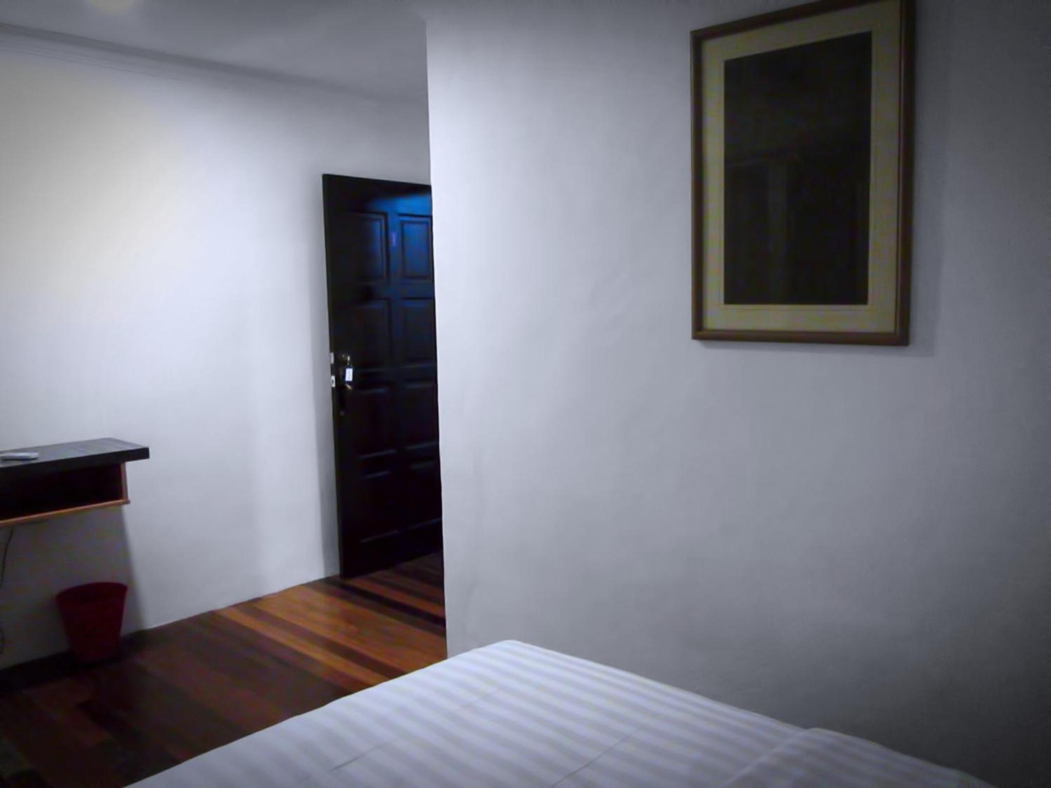 Standard  Double Room with Air Conditioner photo 3
