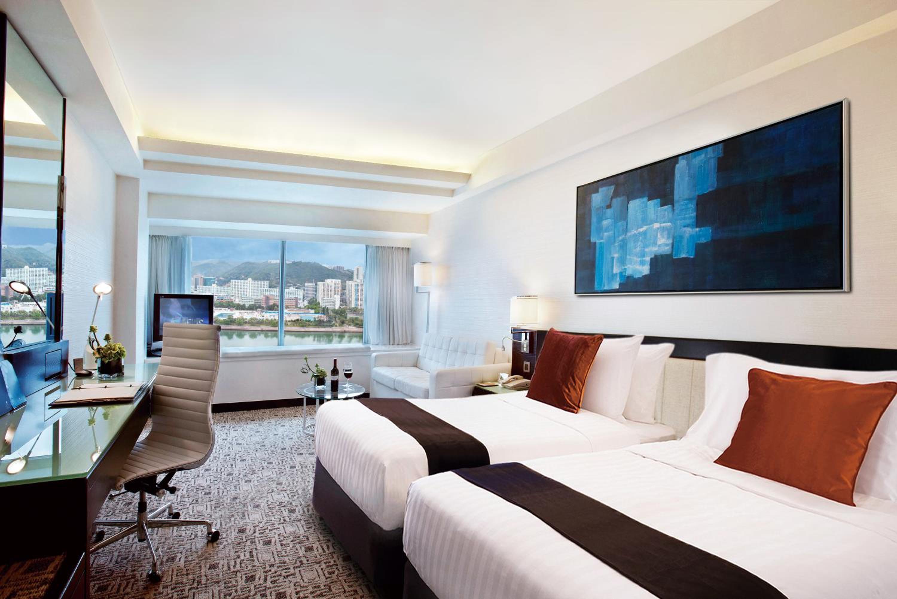 Deluxe Twin & Sofa Bed Room photo 3