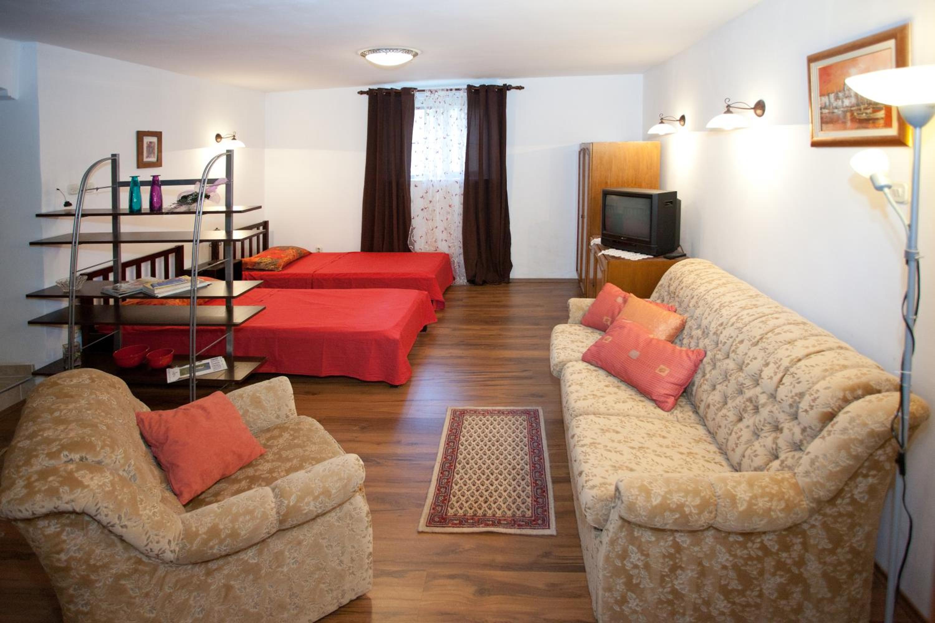 Studio - Radunica Street