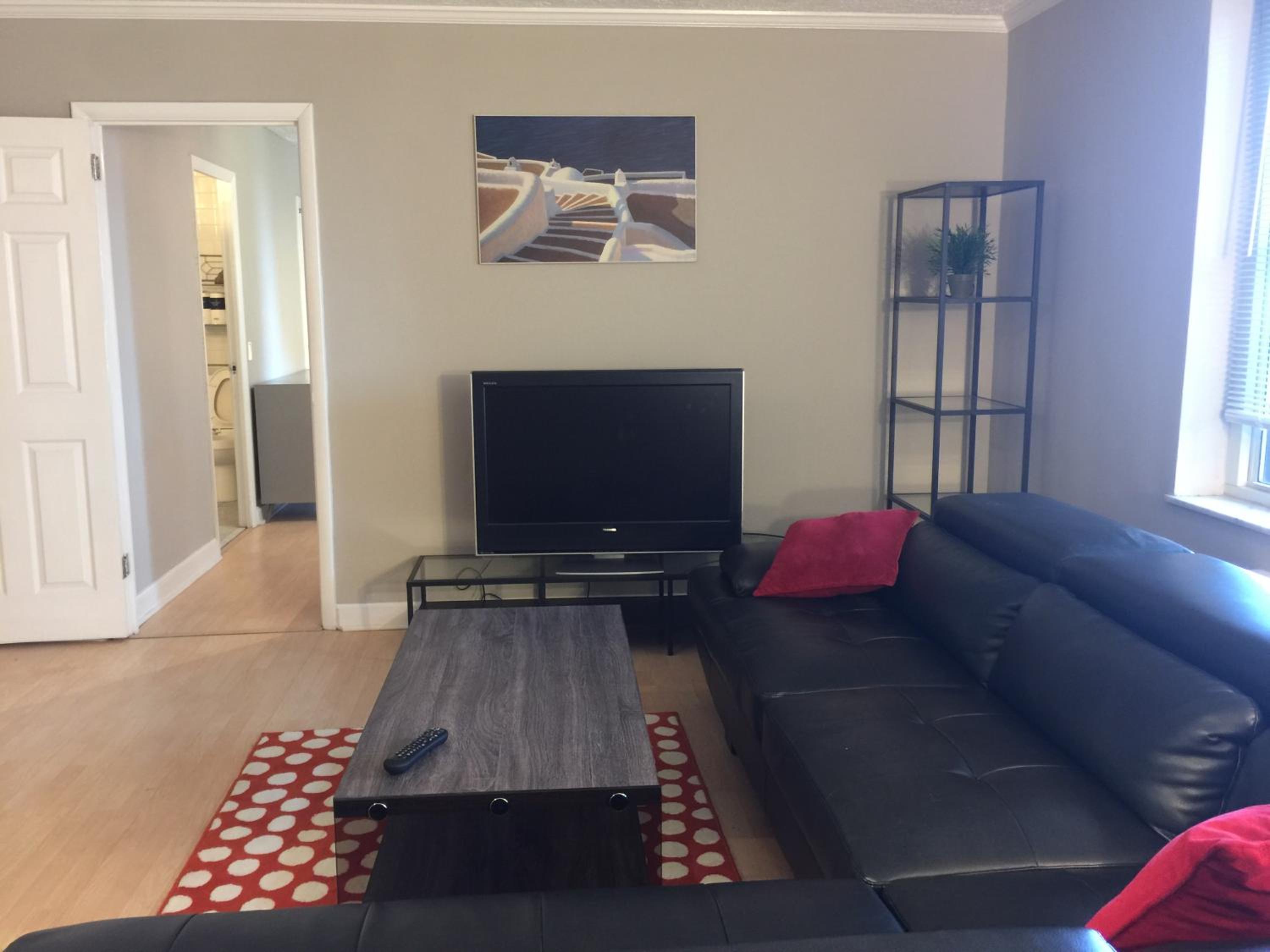 One-Bedroom Apartment - Photo 1