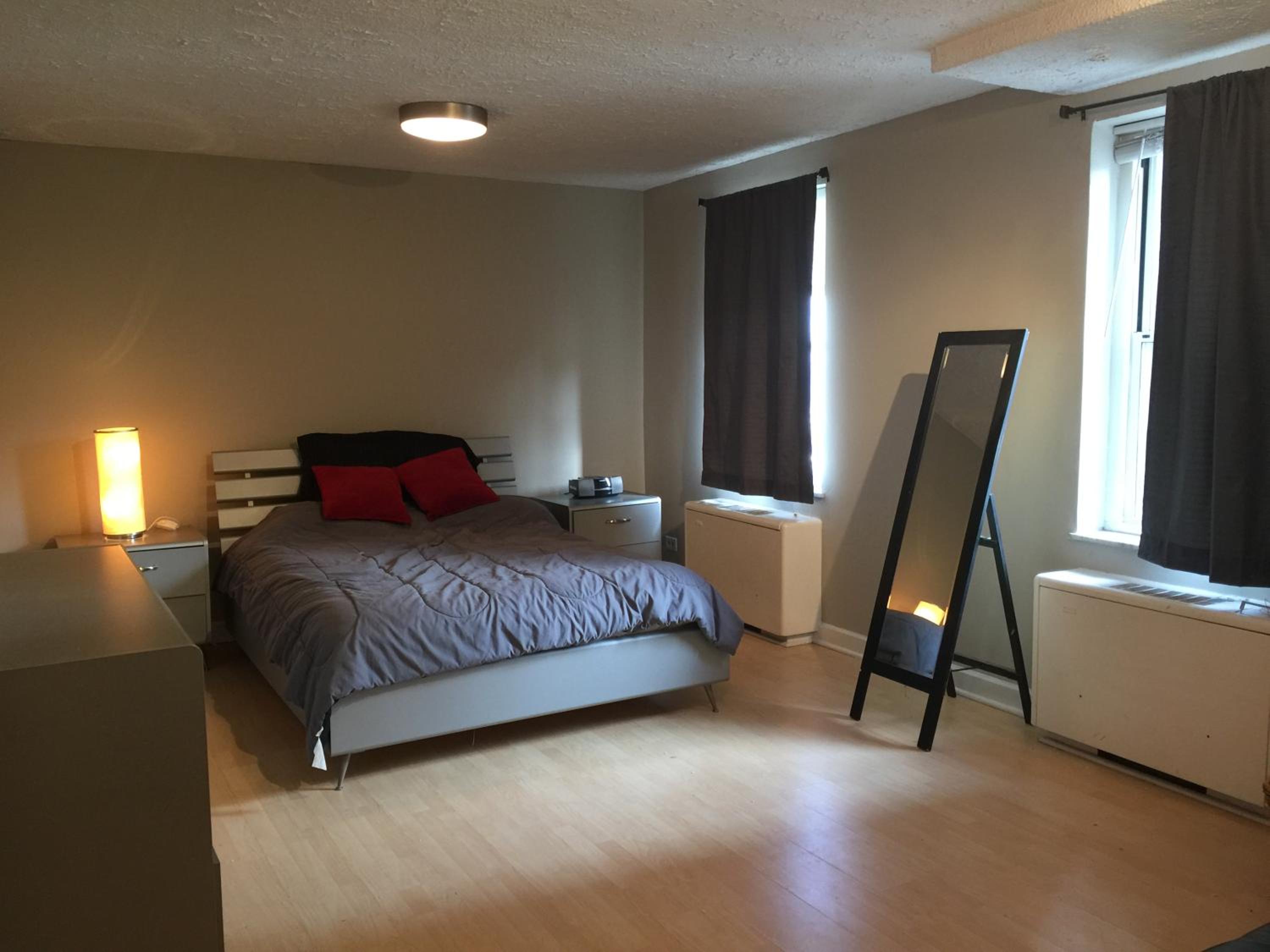 One-Bedroom Apartment - Photo 7