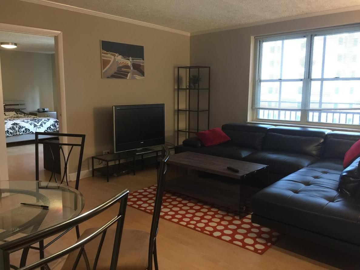 One-Bedroom Apartment - Photo 9