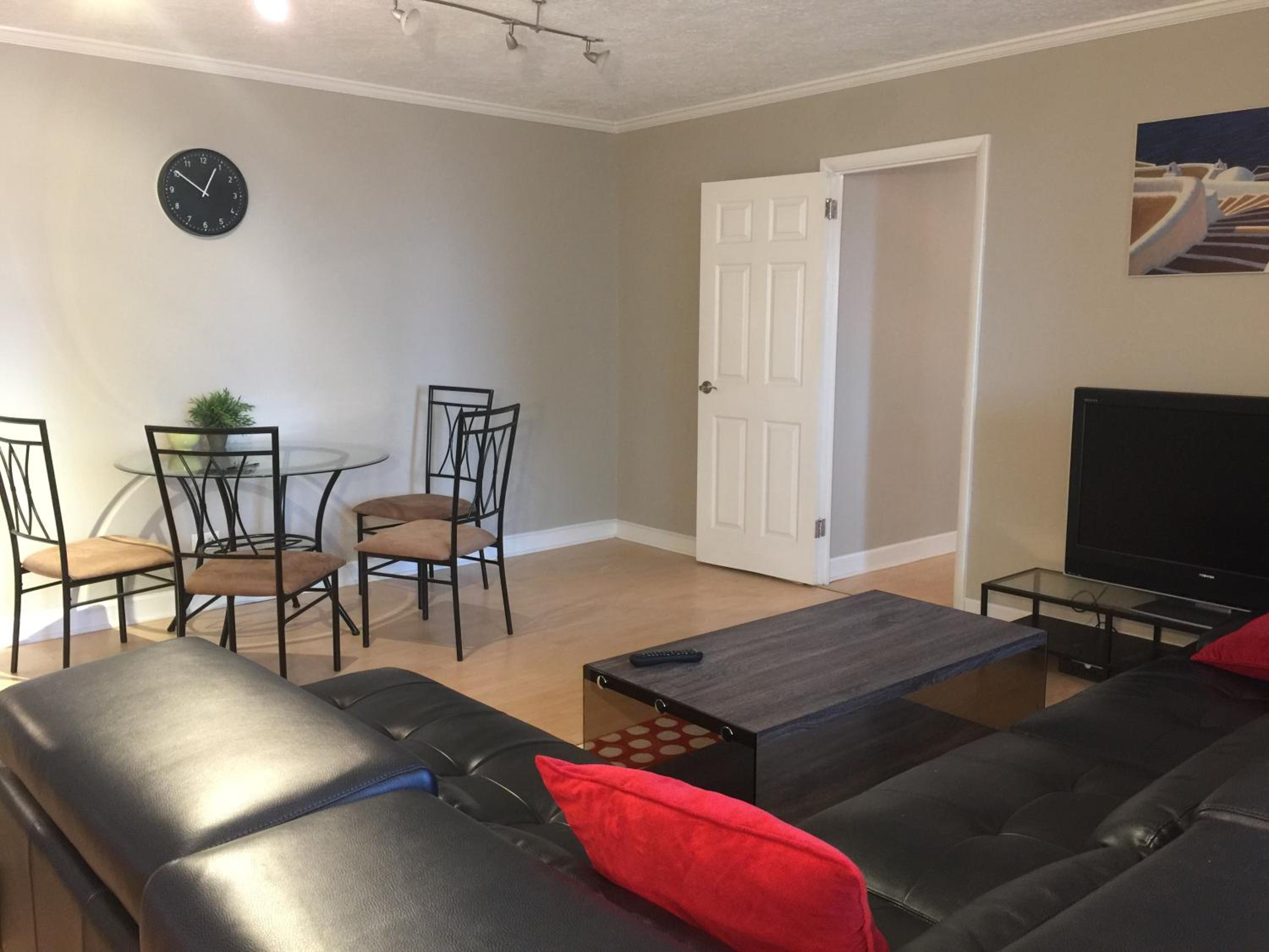 One-Bedroom Apartment - Photo 10