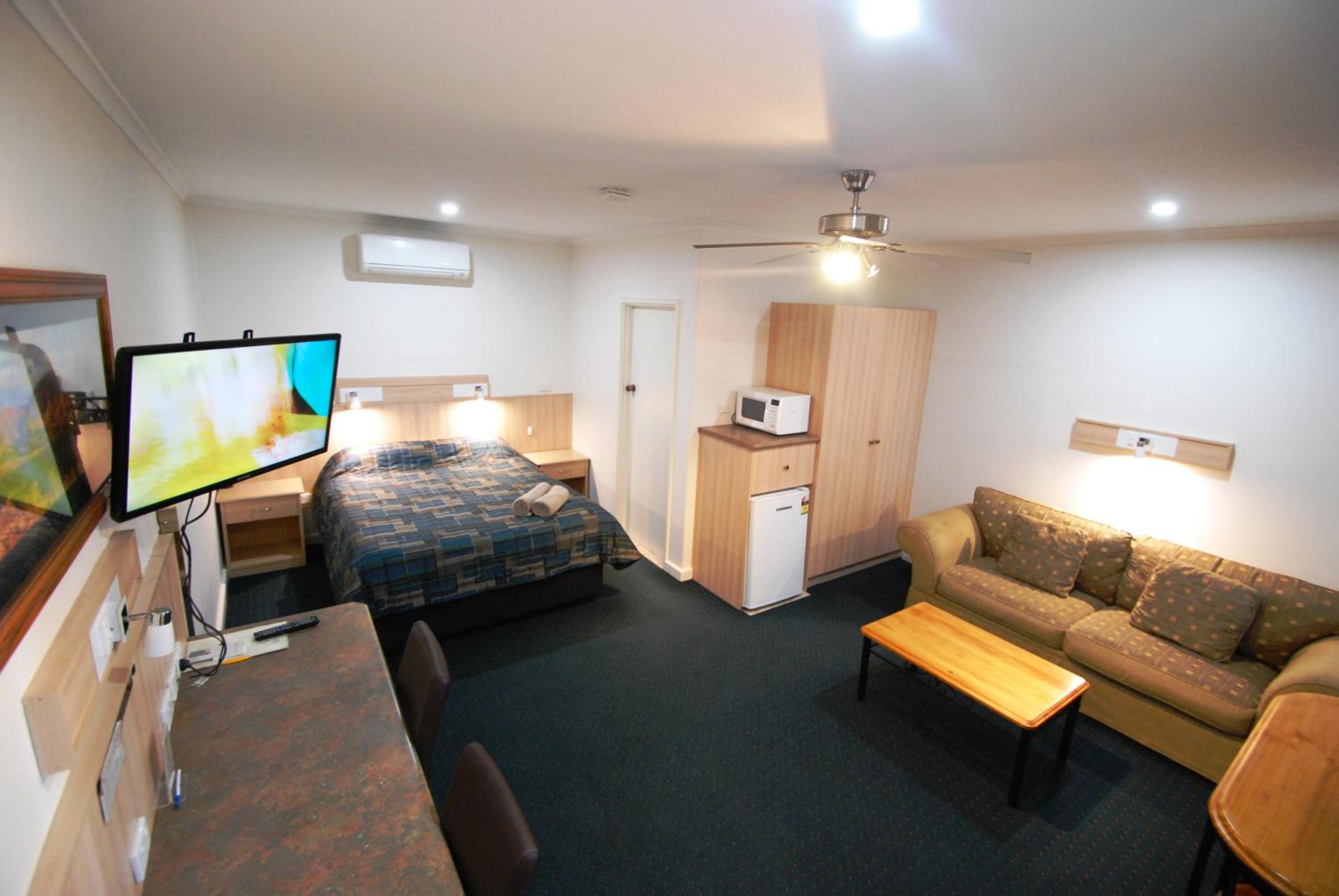 Standard Queen Room - Photo 5