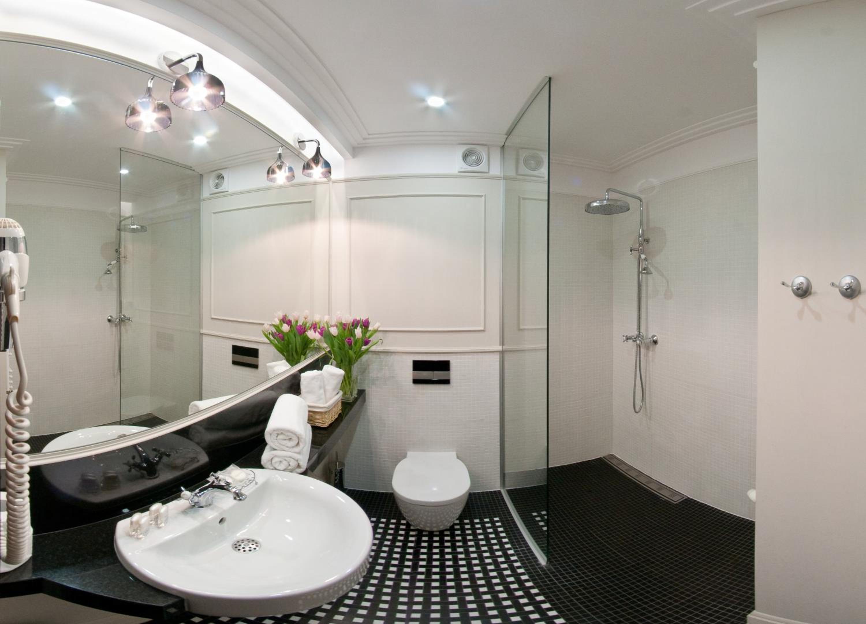 Double or Twin Room - Photo 8
