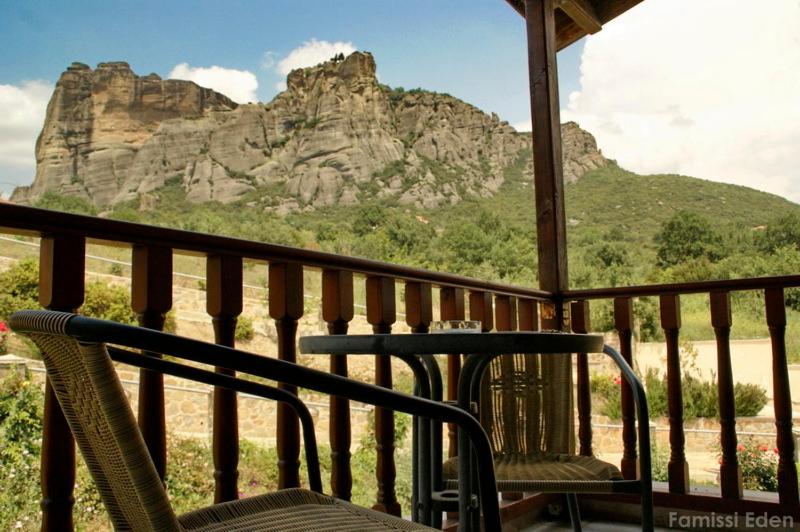 Standard Twin/Double Room with Meteora View - Photo 2