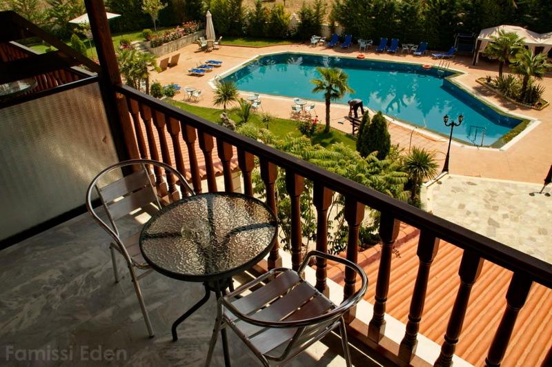 Standard Twin / Double room with Pool View - Photo 8
