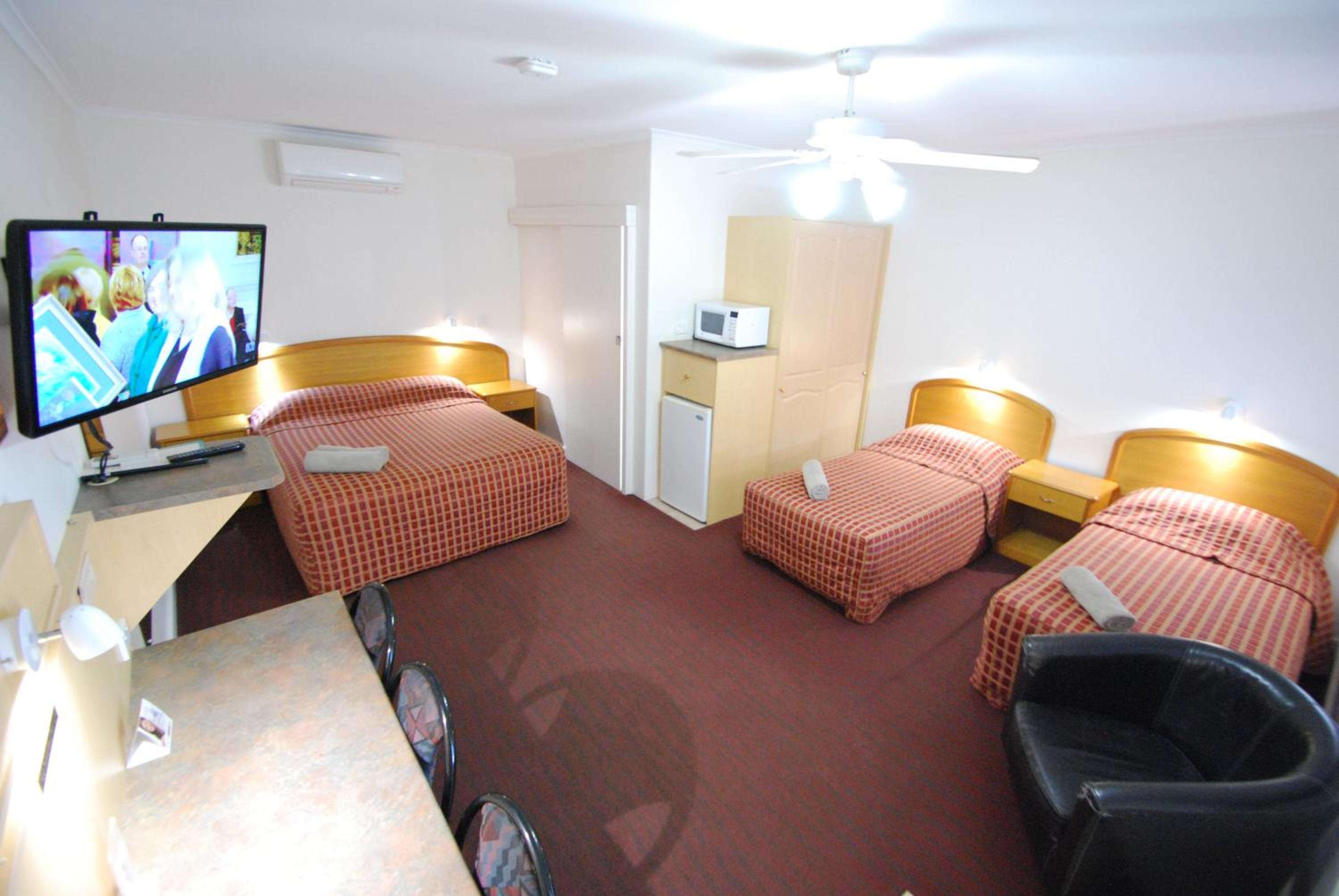 Quadruple Room - Photo 6