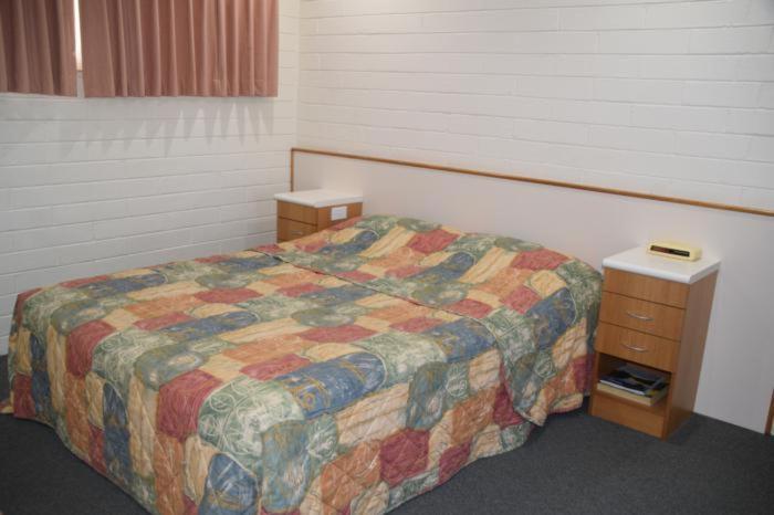 Standard Queen Room - Upstairs photo 2