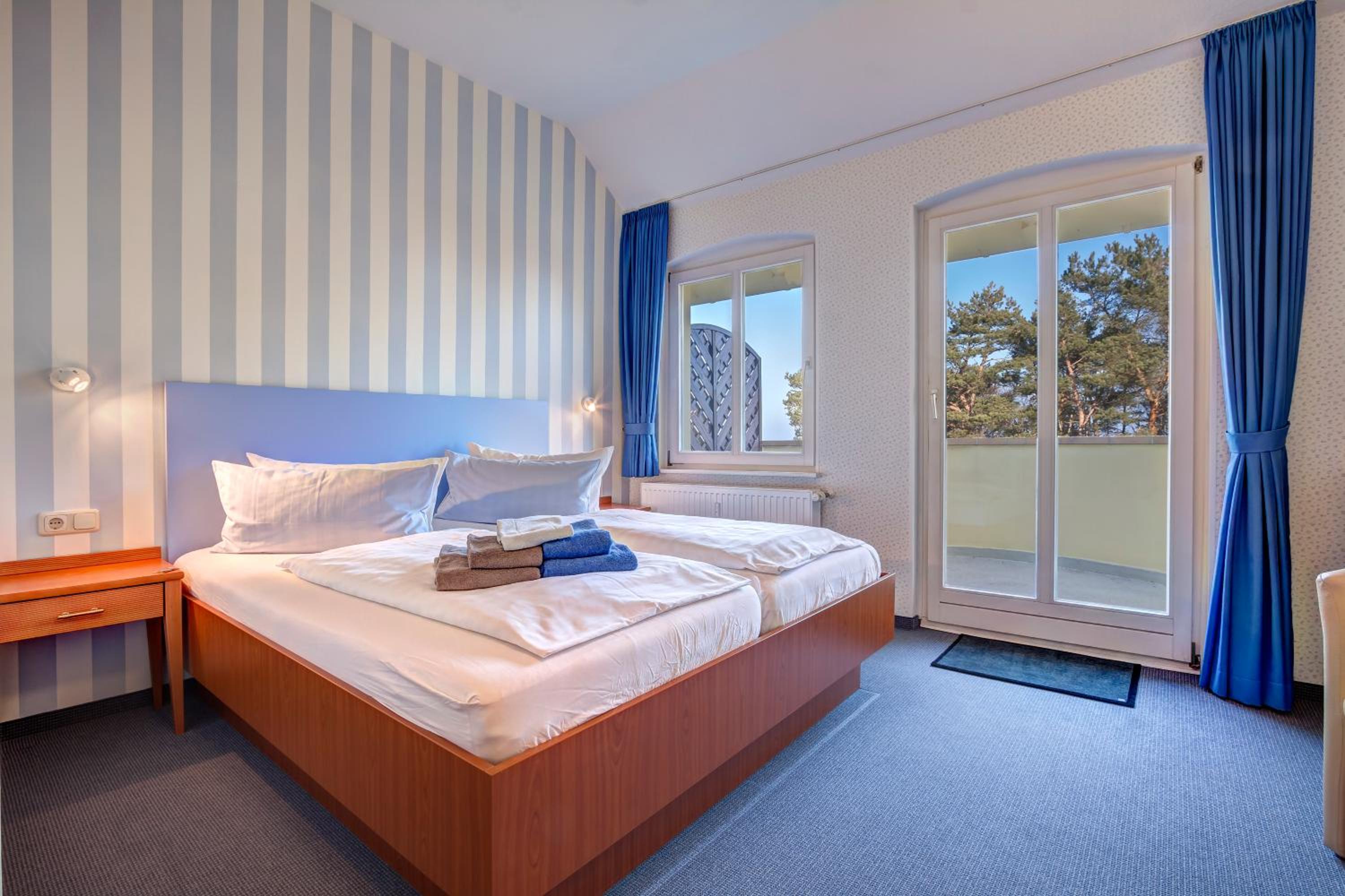 Double Room with Sea View and Balcony