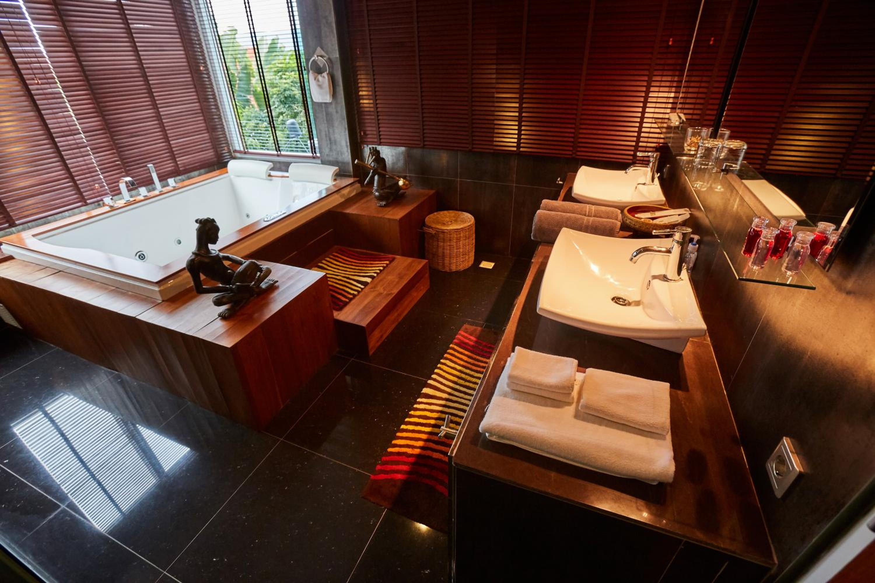 Villa with Sea View photo 2