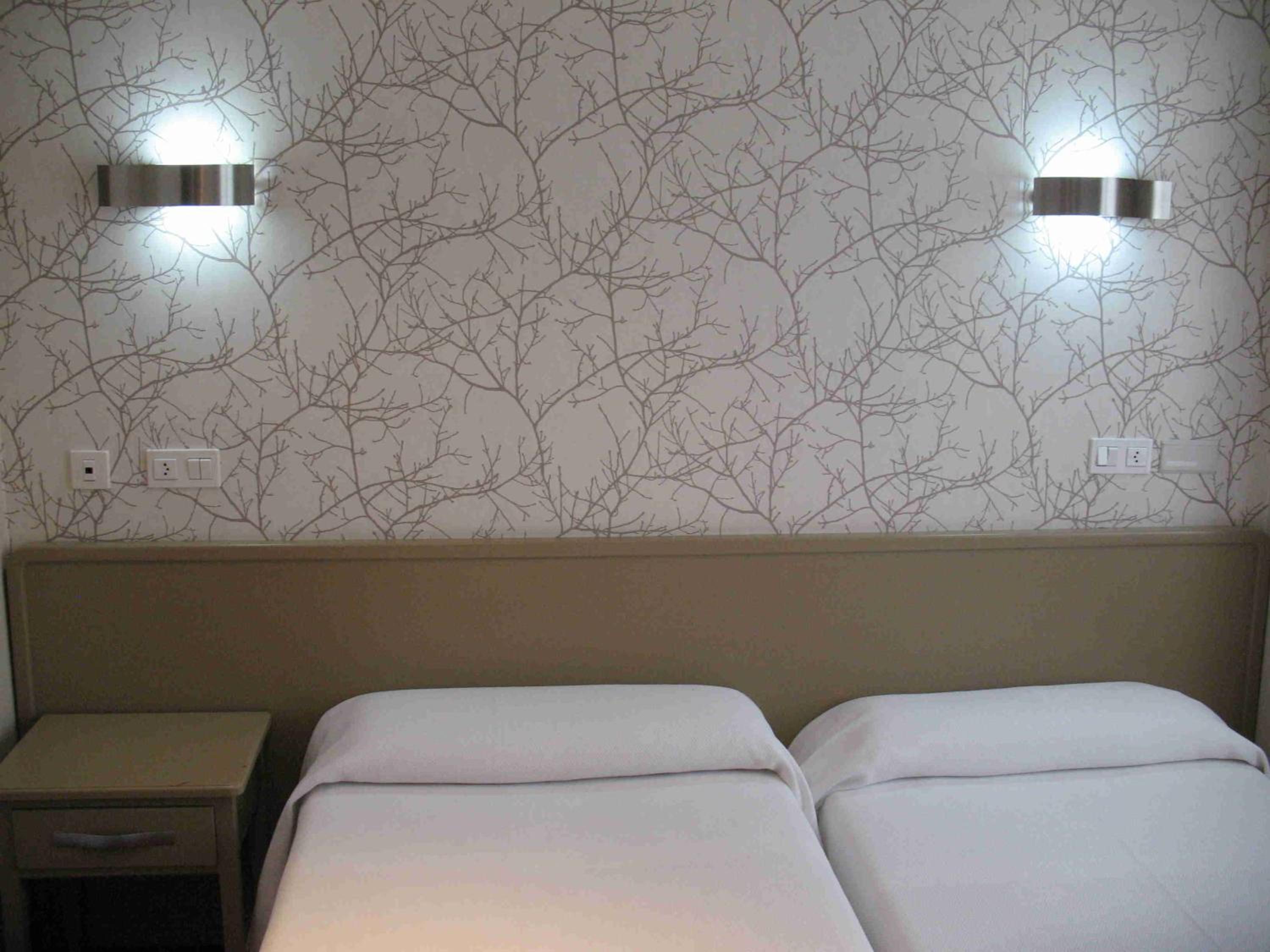 Double or Twin Room - Photo 14
