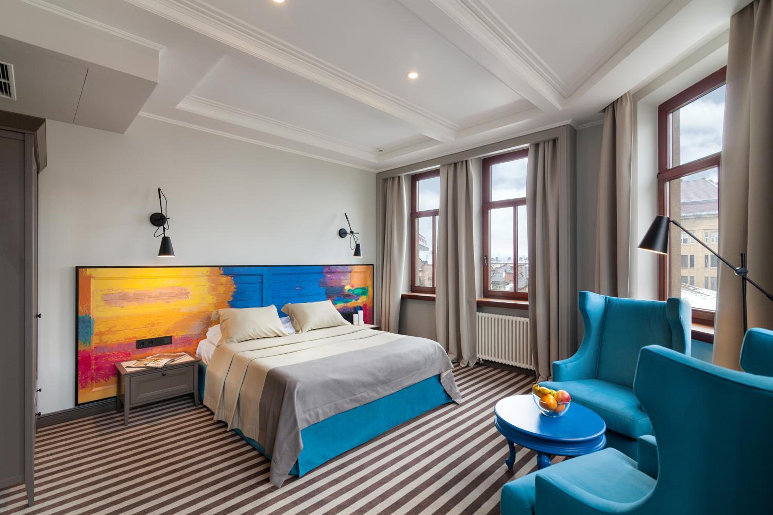 Suite - Photo 2