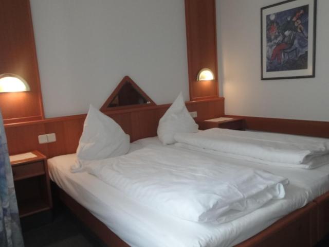 Double Room with Private Bathroom photo 2