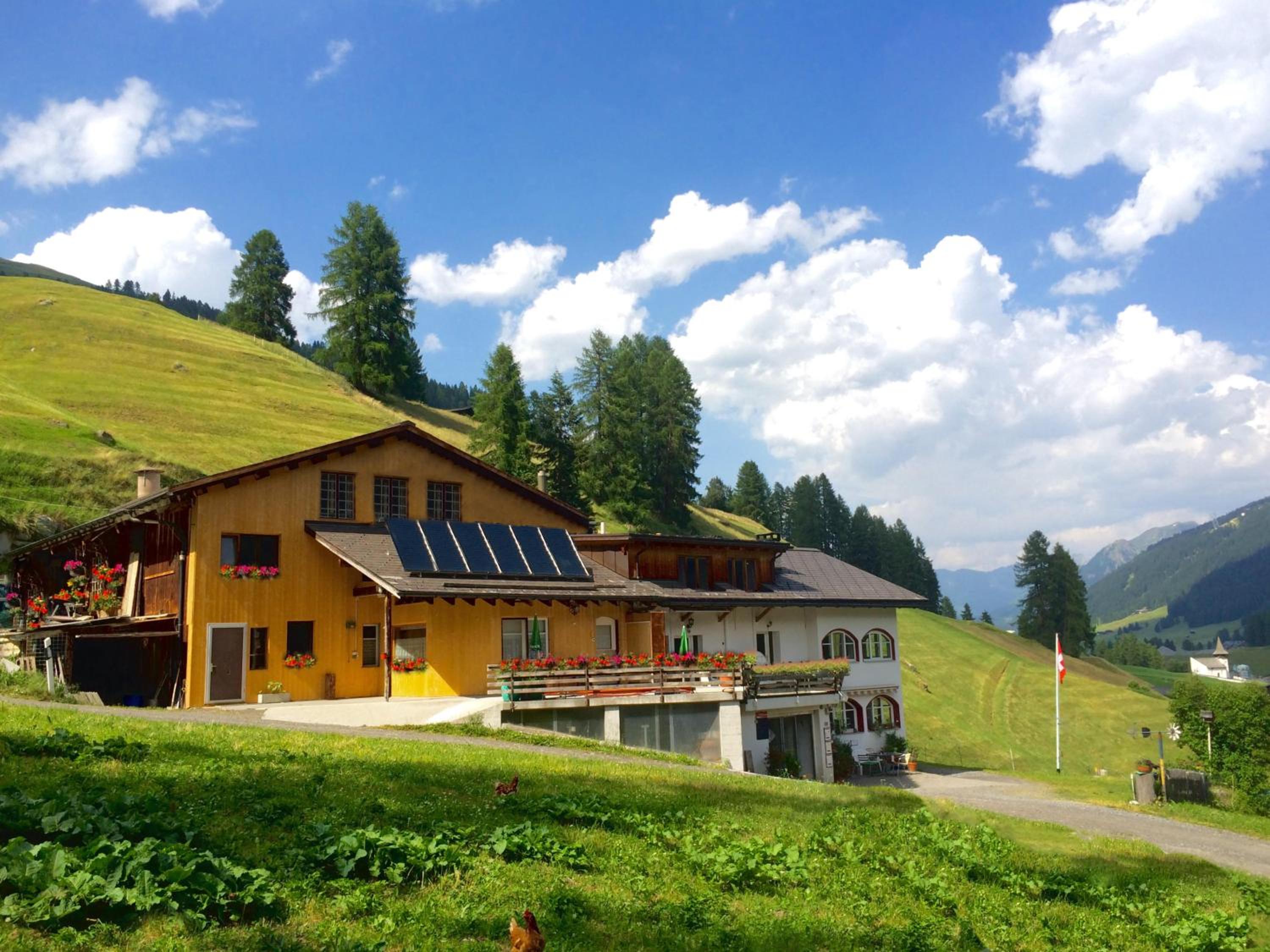Apartment with Mountain View photo 3