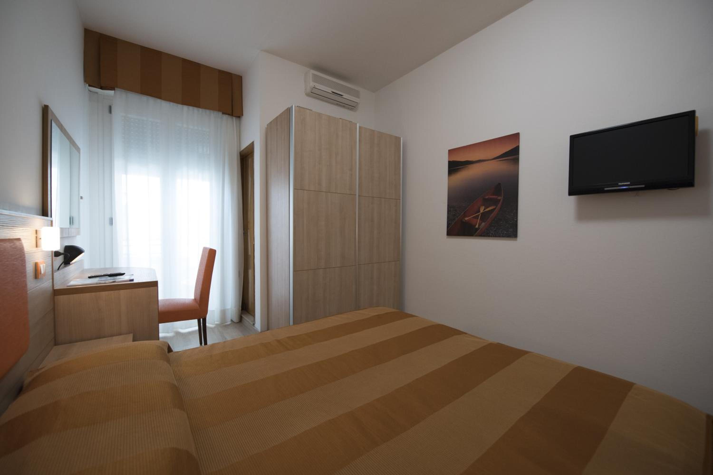 Superior Triple Room - Photo 4