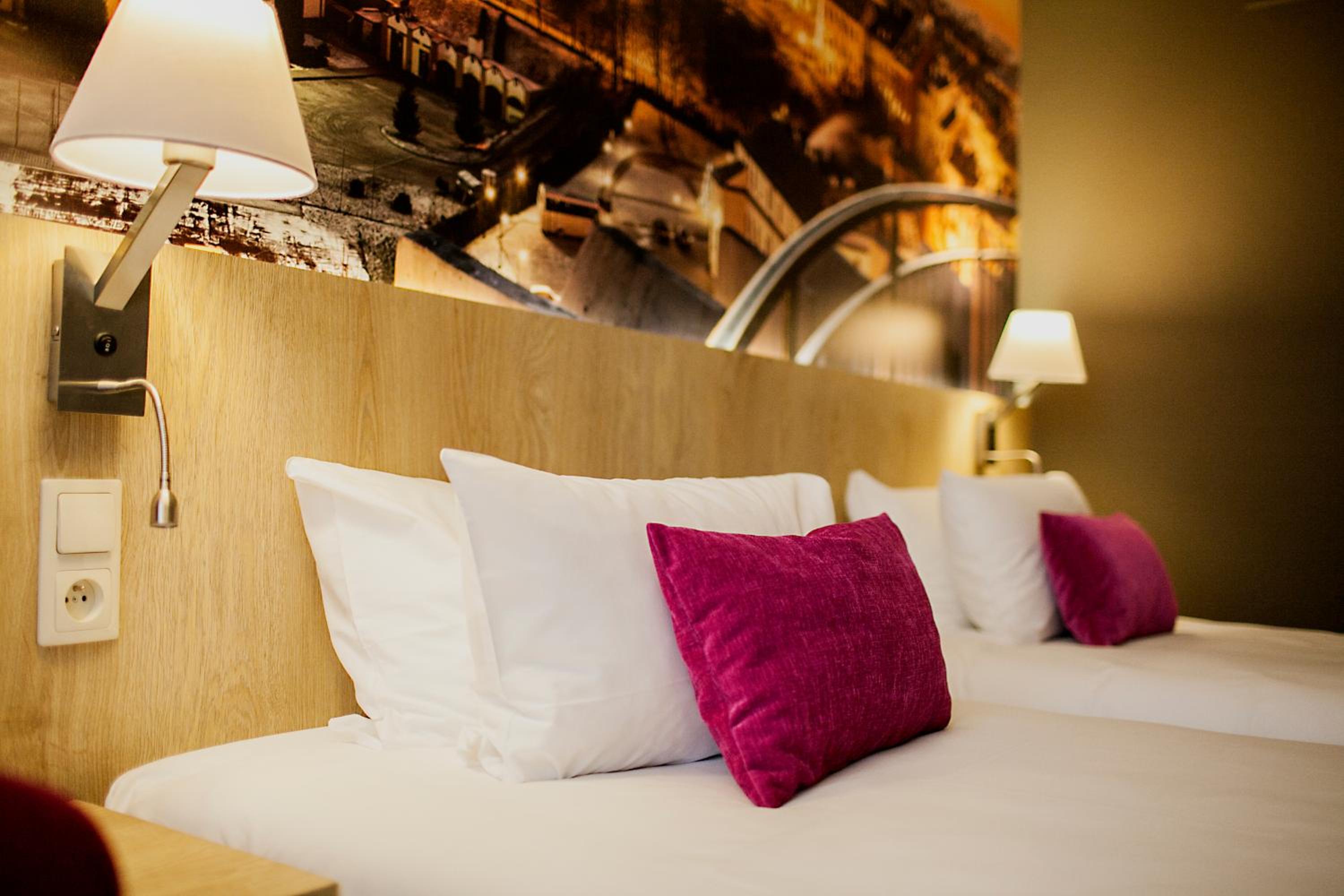 Standard Twin Room - Photo 3
