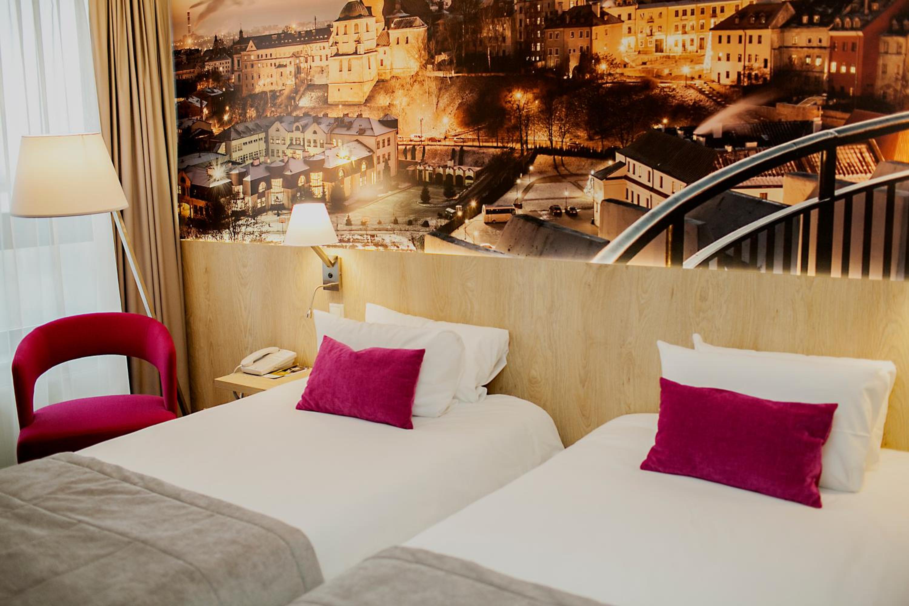 Standard Twin Room - Photo 2