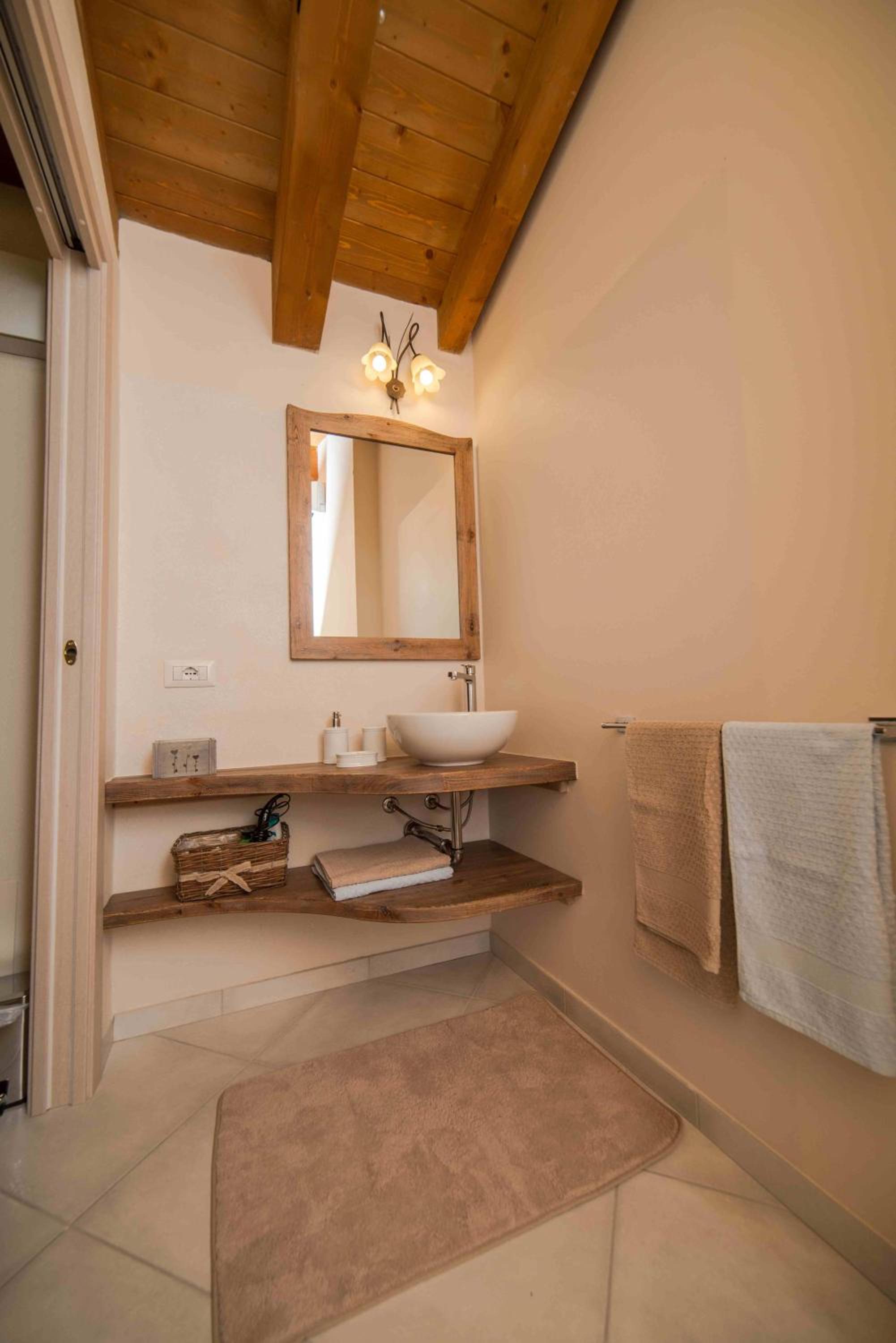 Double or Twin Room with Private Bathroom - Photo 3