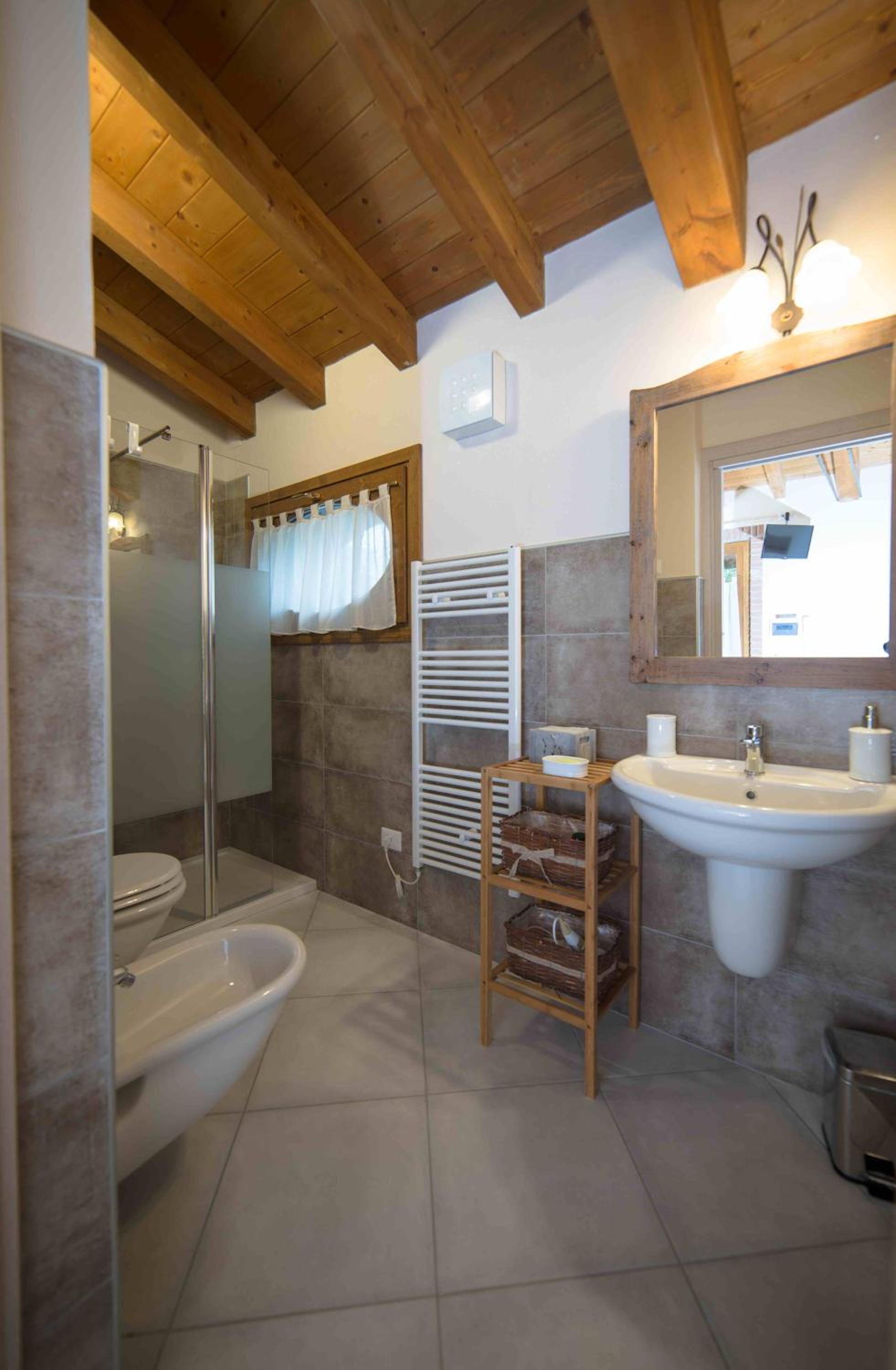 Double or Twin Room with Private Bathroom - Photo 4