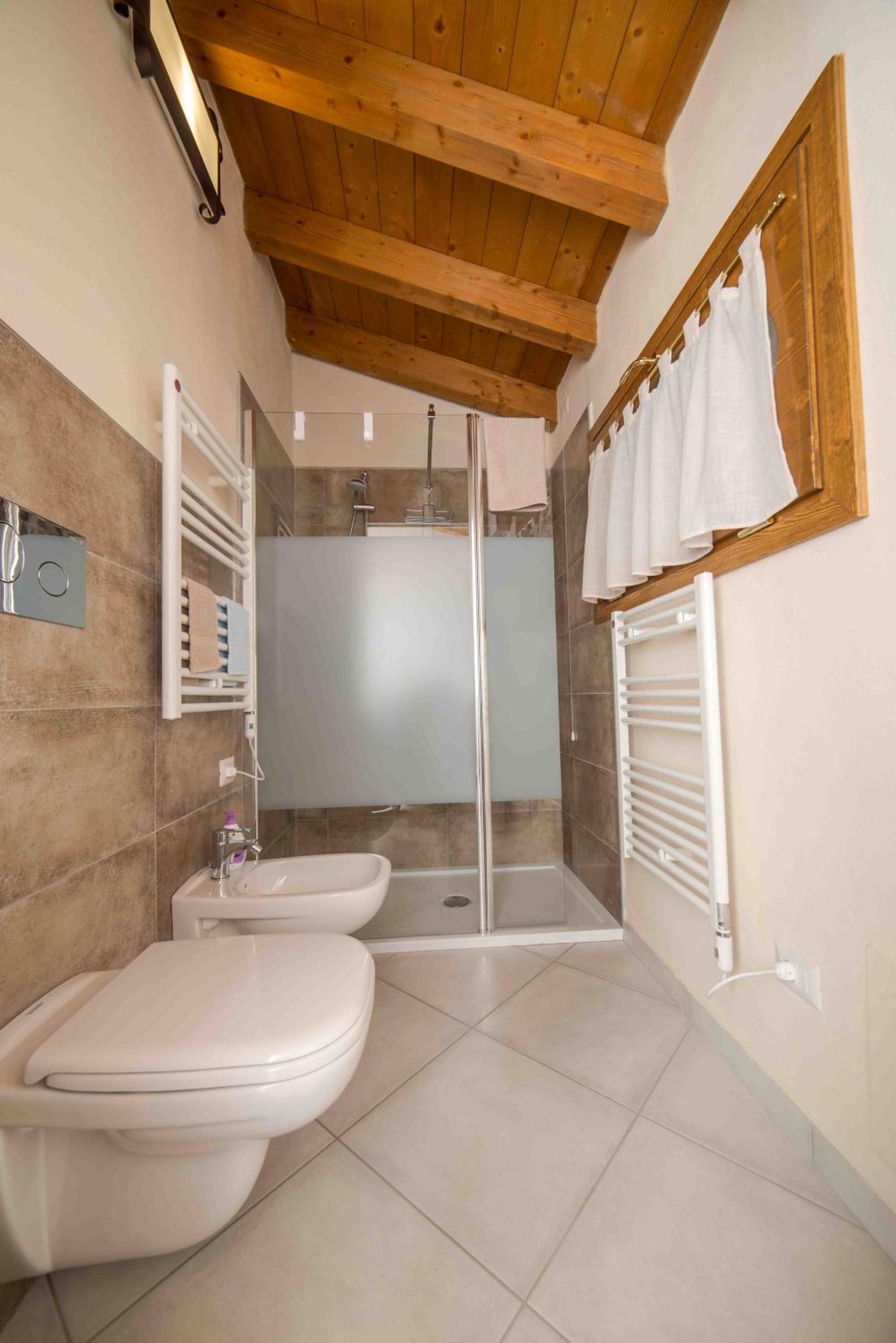 Double or Twin Room with Private Bathroom - Photo 5