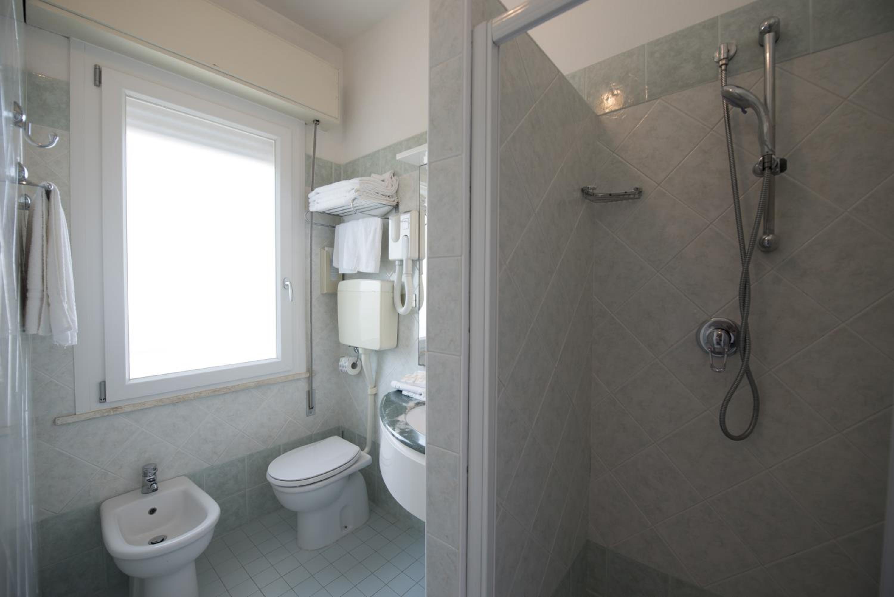 Superior Triple Room - Photo 9