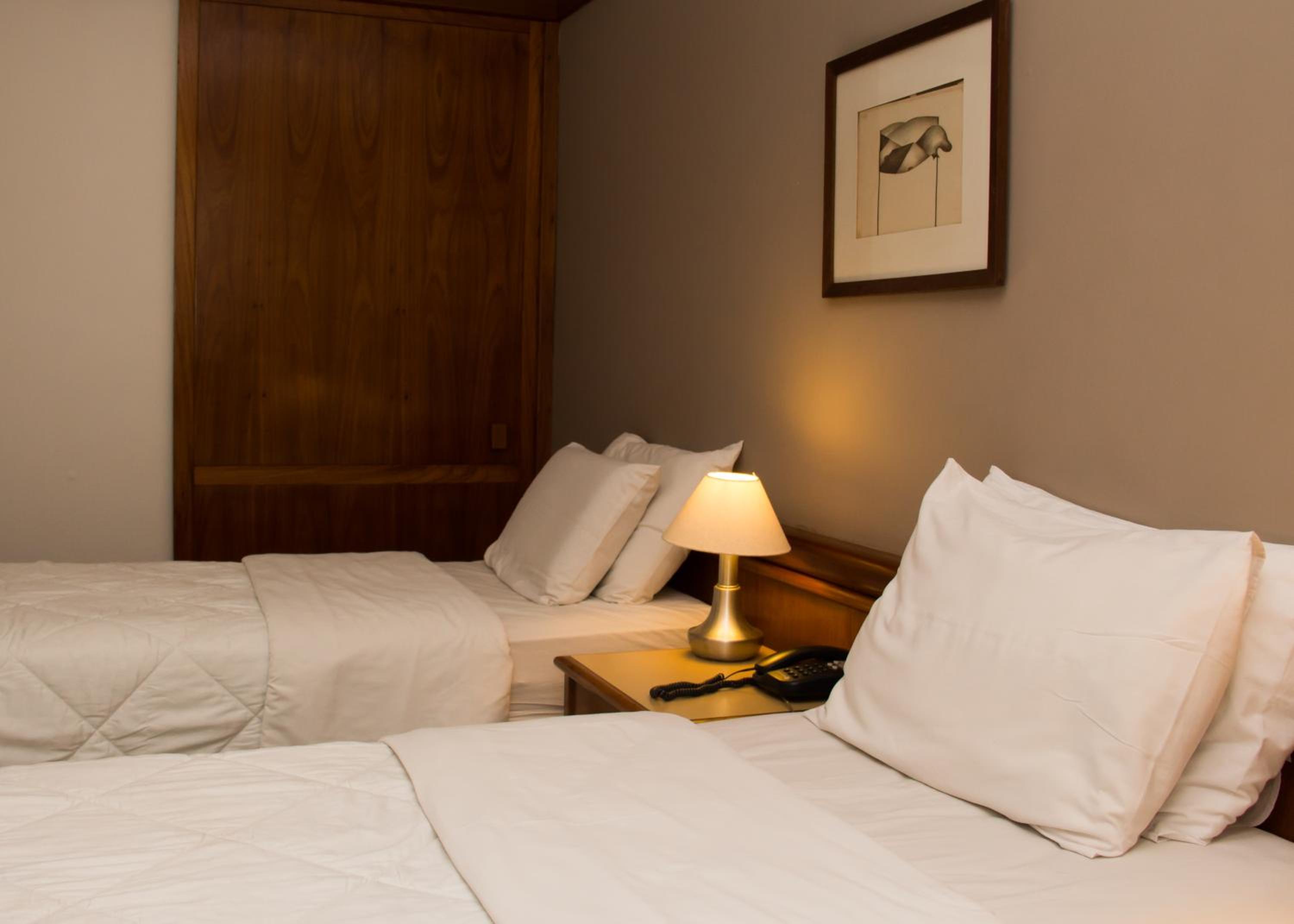 Standard Twin Room - Photo 1