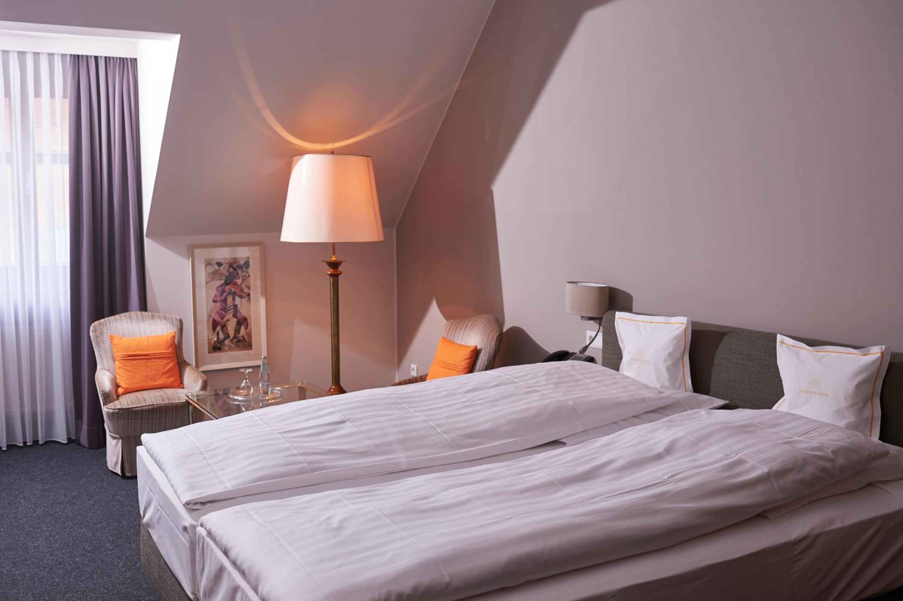 Standard Queen Room