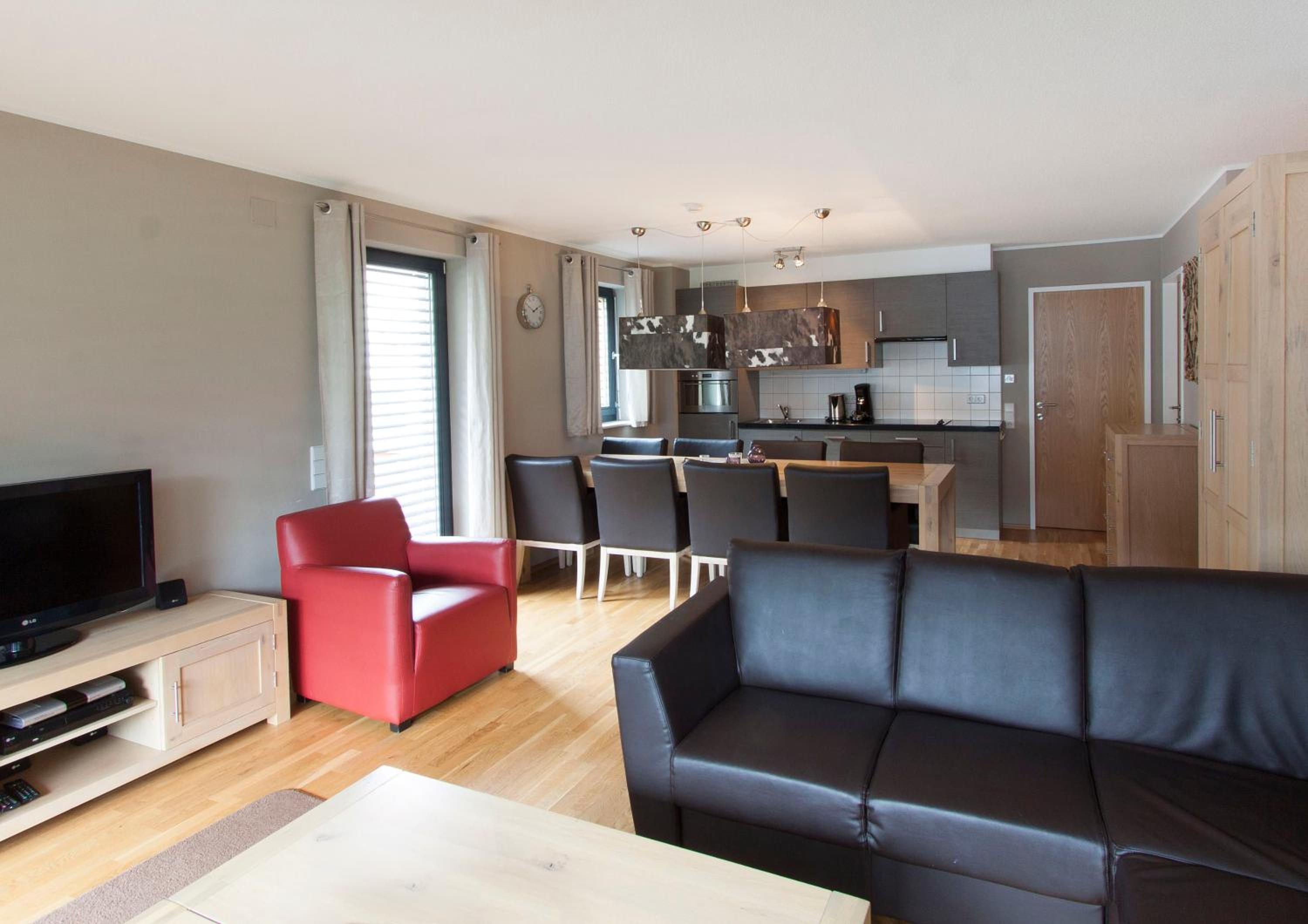 Three-Bedroom Premium Apartment with Balcony photo 1
