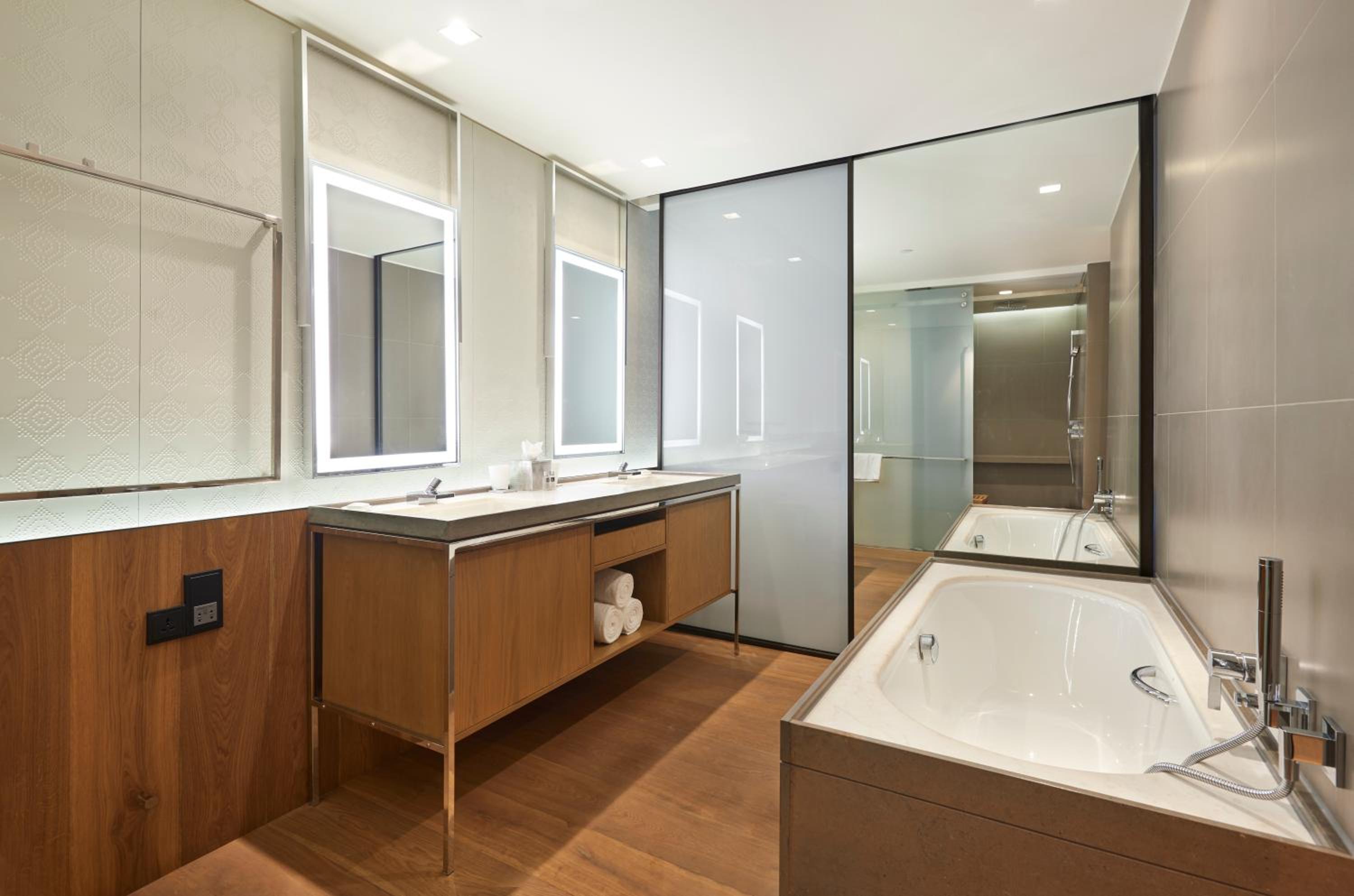 Deluxe Twin Room - Photo 4