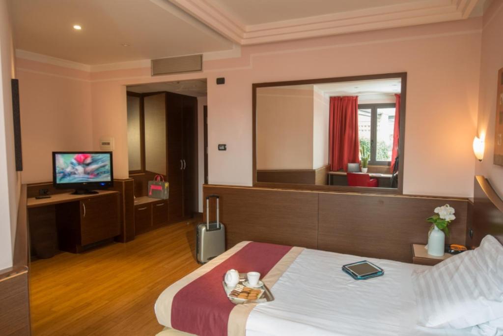 Small Double Room photo 1