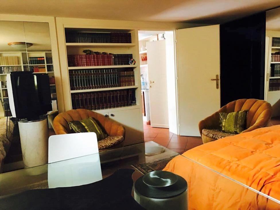 One-Bedroom Apartment - Photo 14