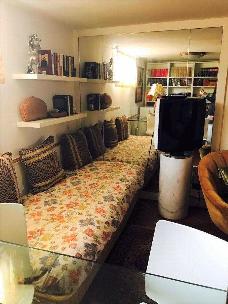 One-Bedroom Apartment - Photo 13
