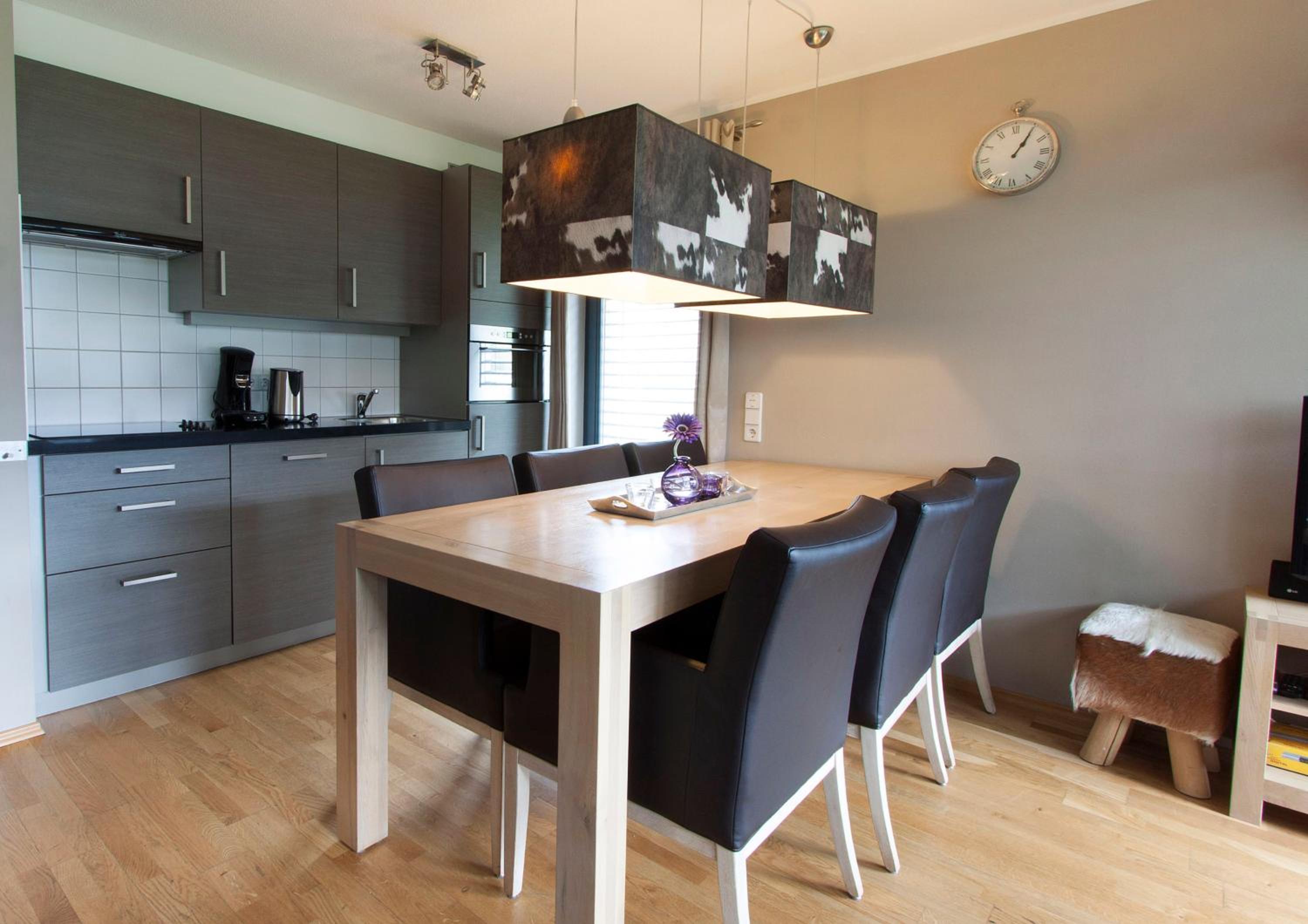 Three-Bedroom Premium Apartment photo 2