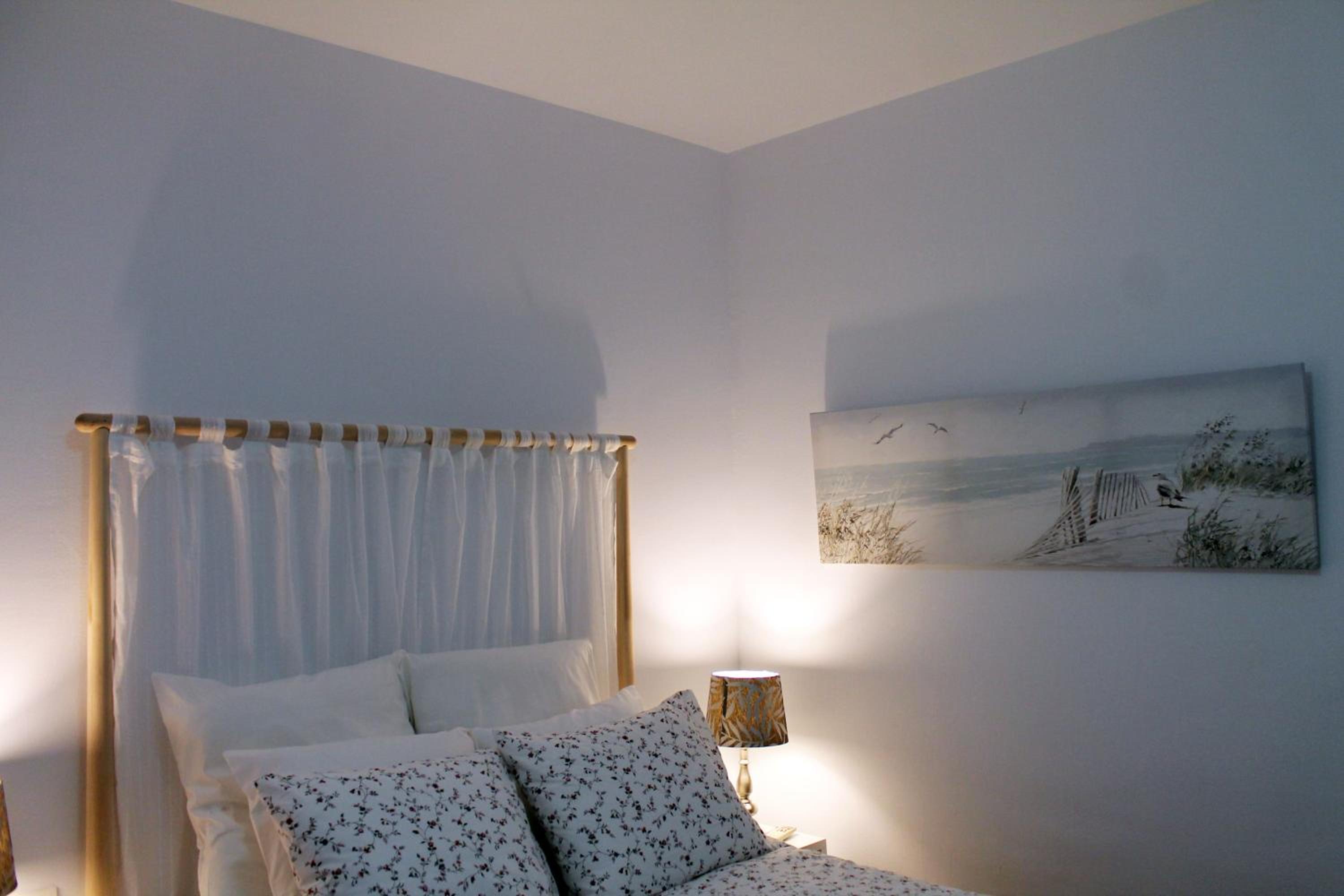 Family Room - Photo 5