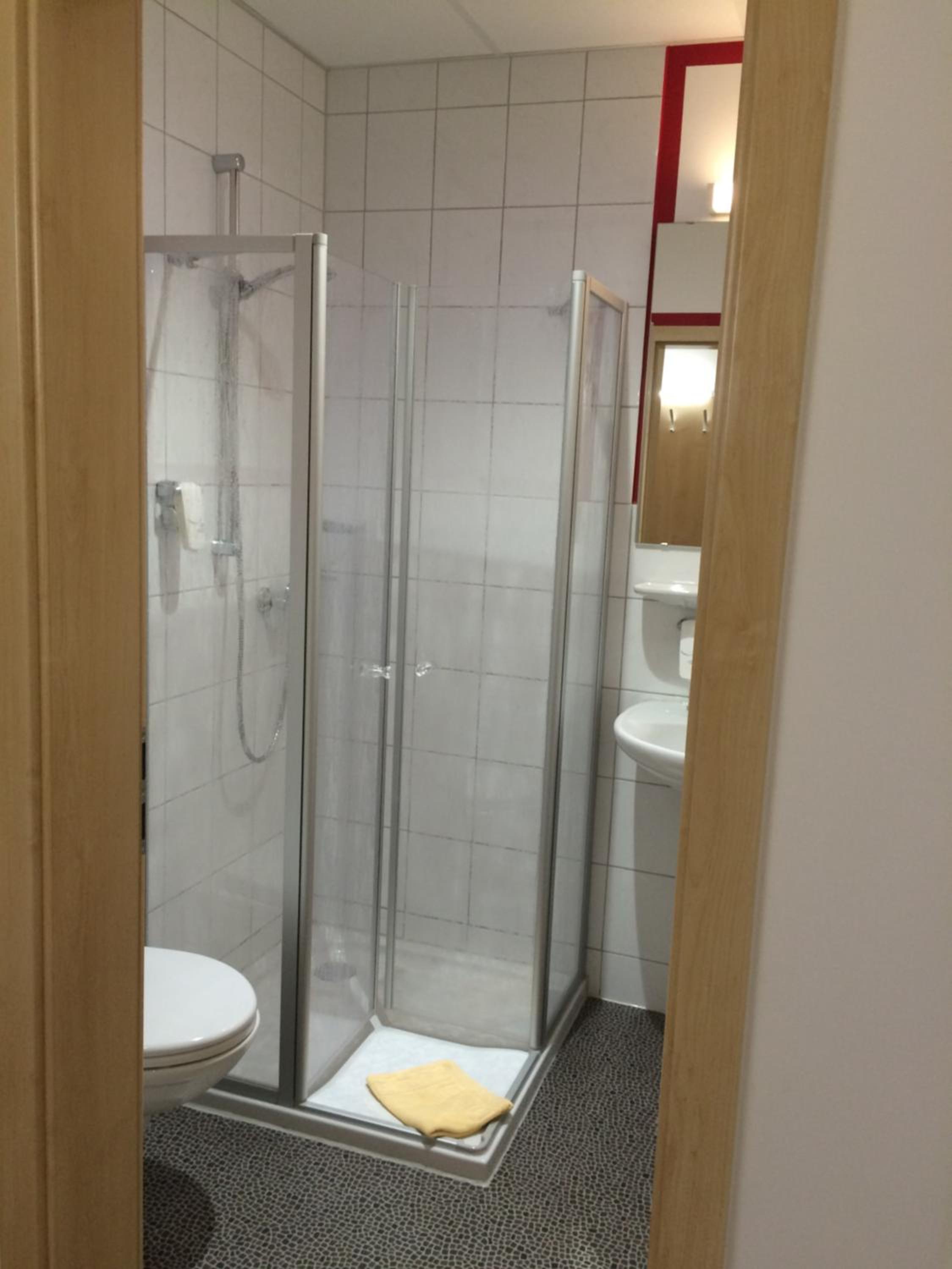 Single Room with Private Bathroom photo 2