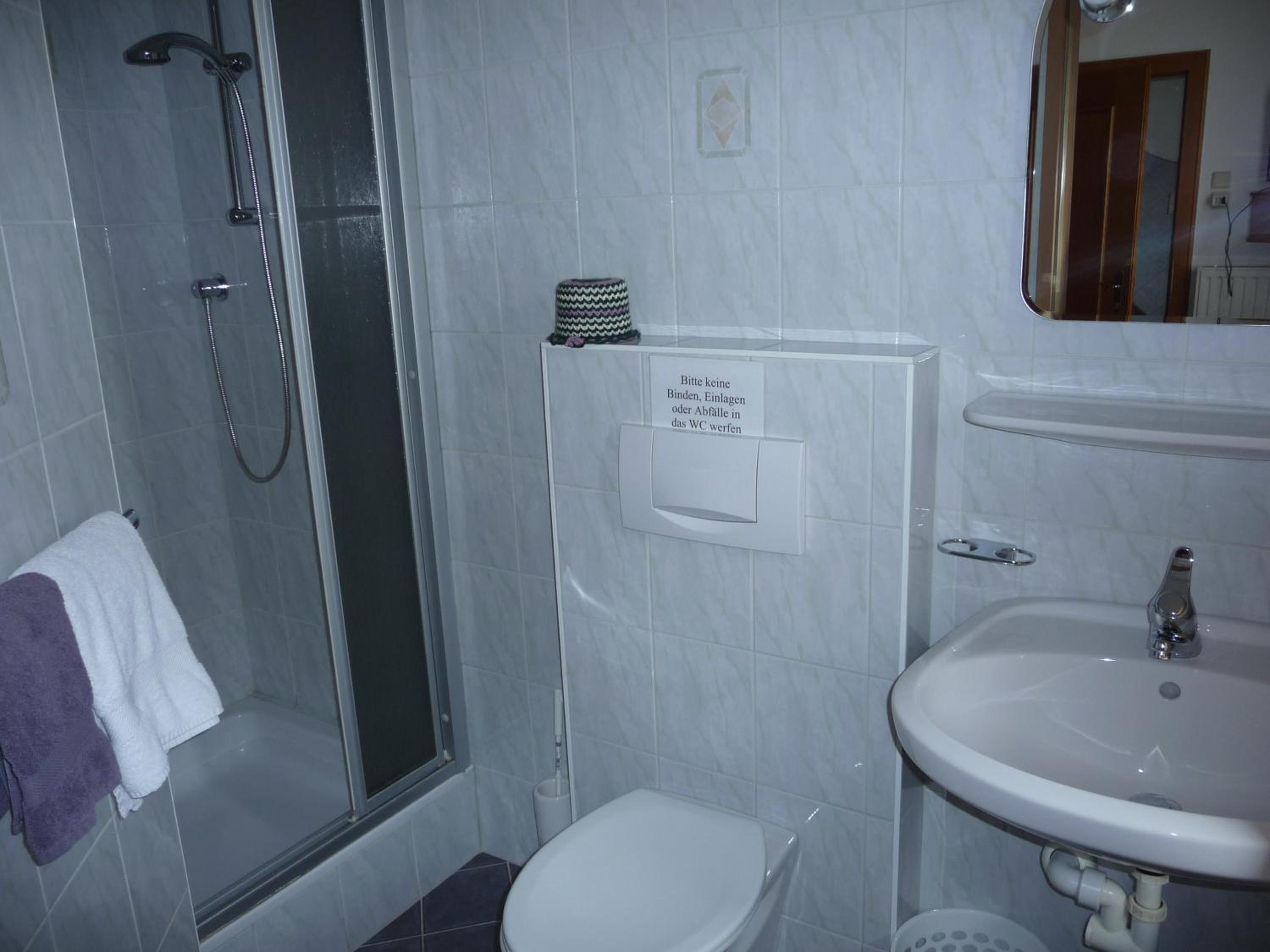 Single Room photo 2