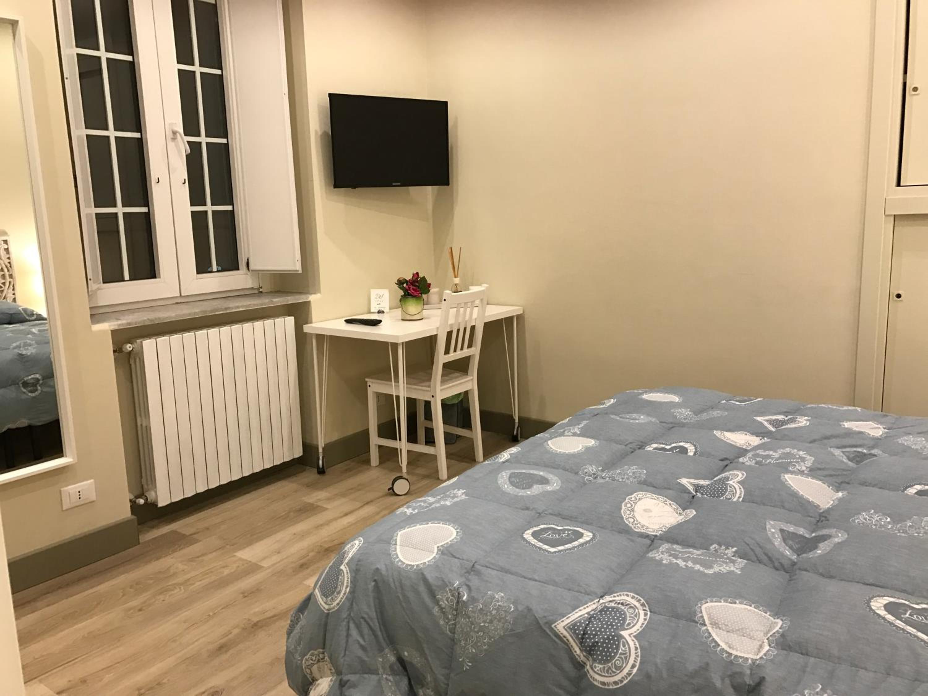 Standard Double Room - Photo 7