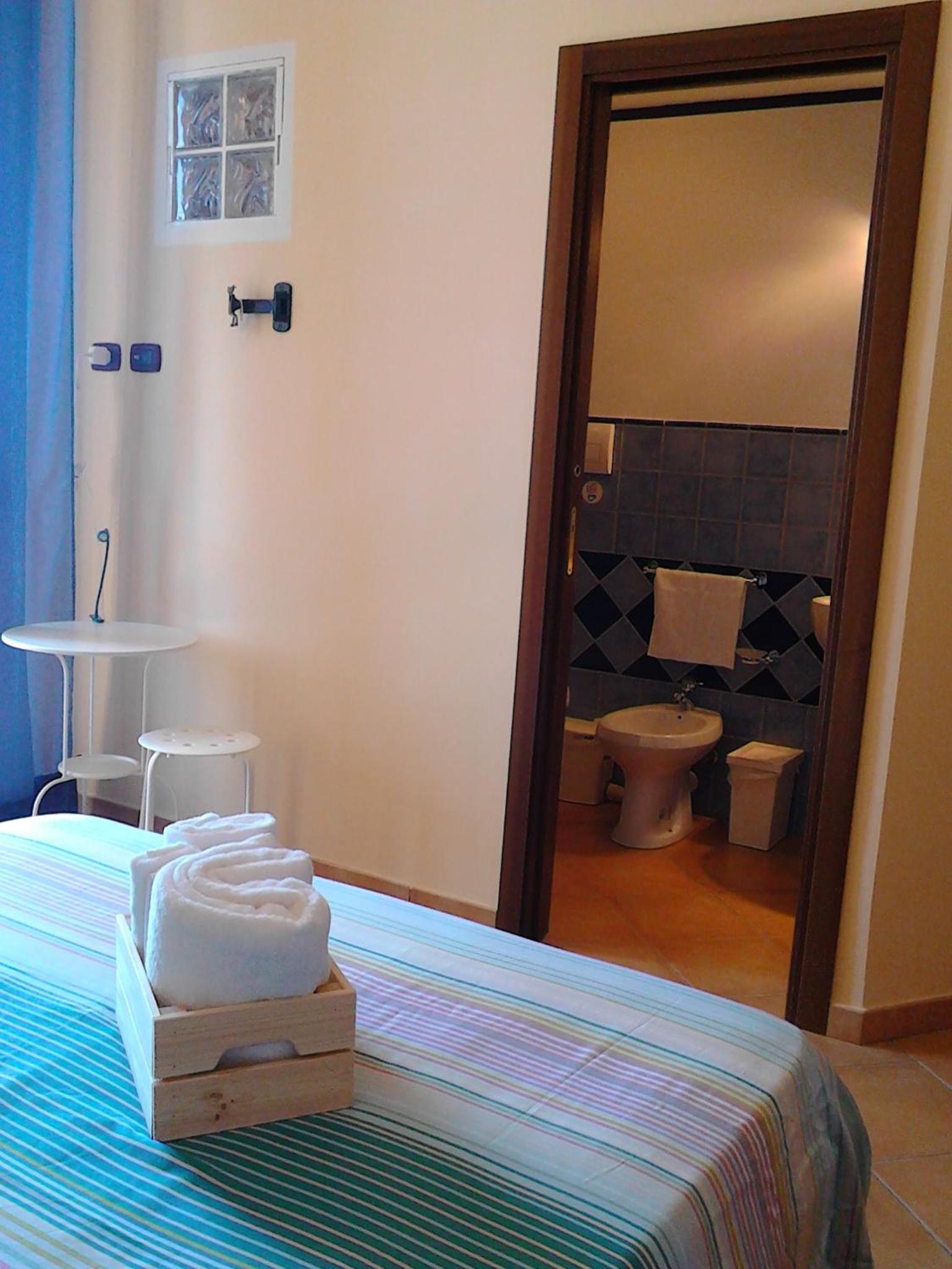 Double Room with Sea View - Photo 2