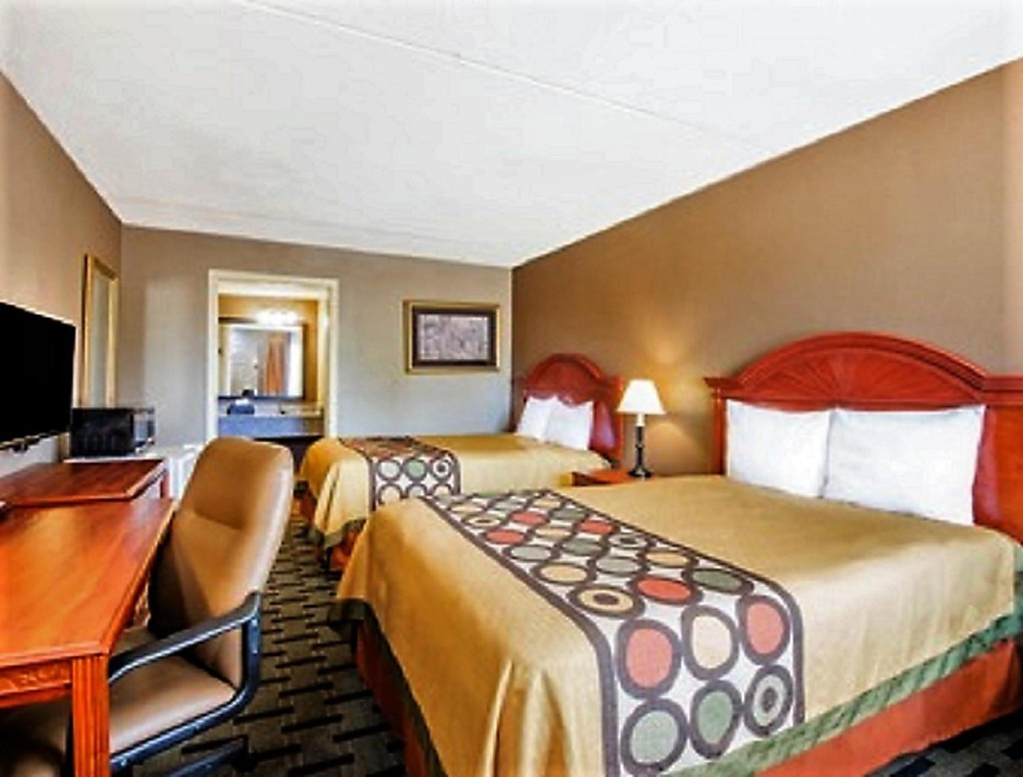 Deluxe Double Room With Two Double Beds - Disability Access - Non-Smoking - Photo 1