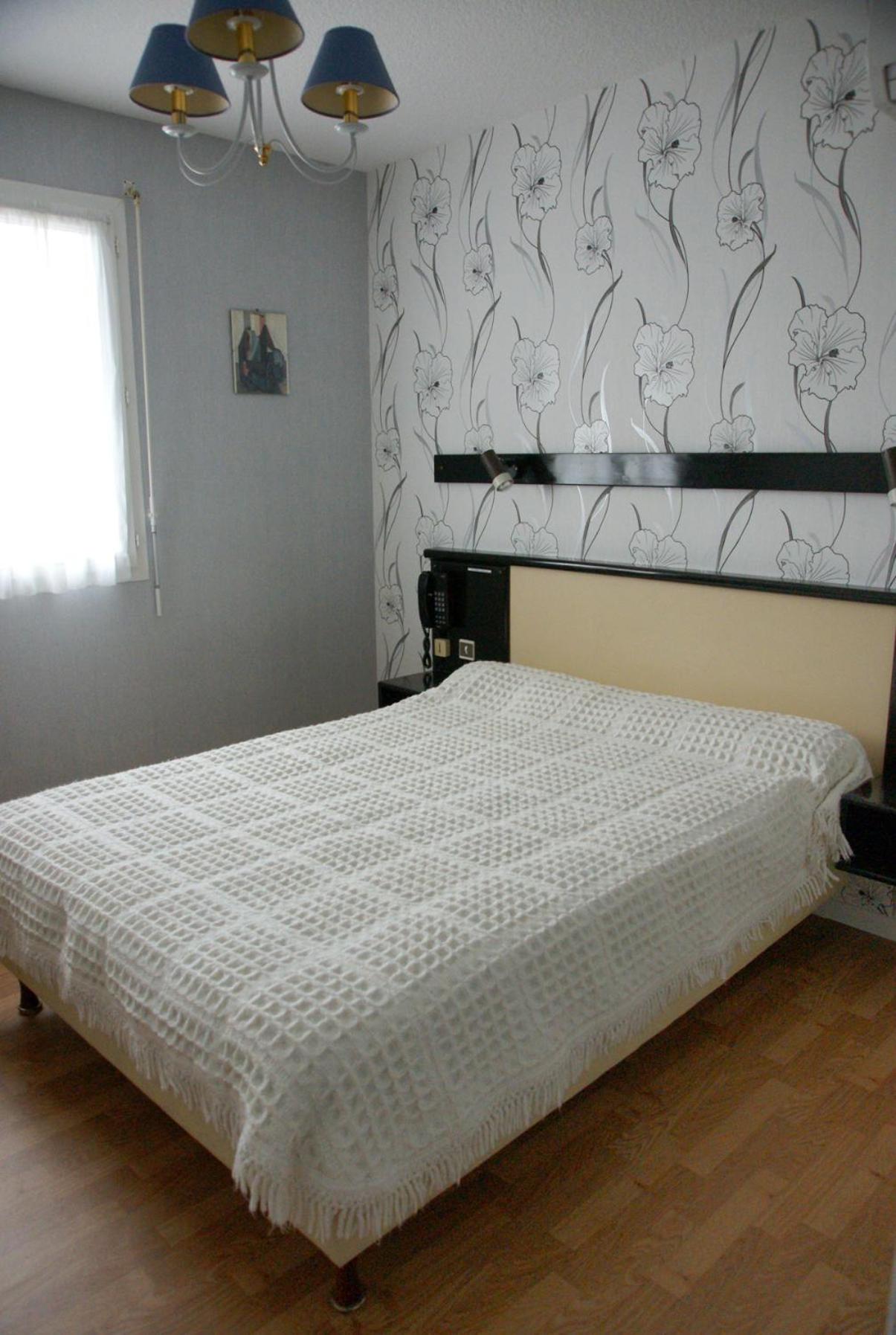 Double Room - Photo 8