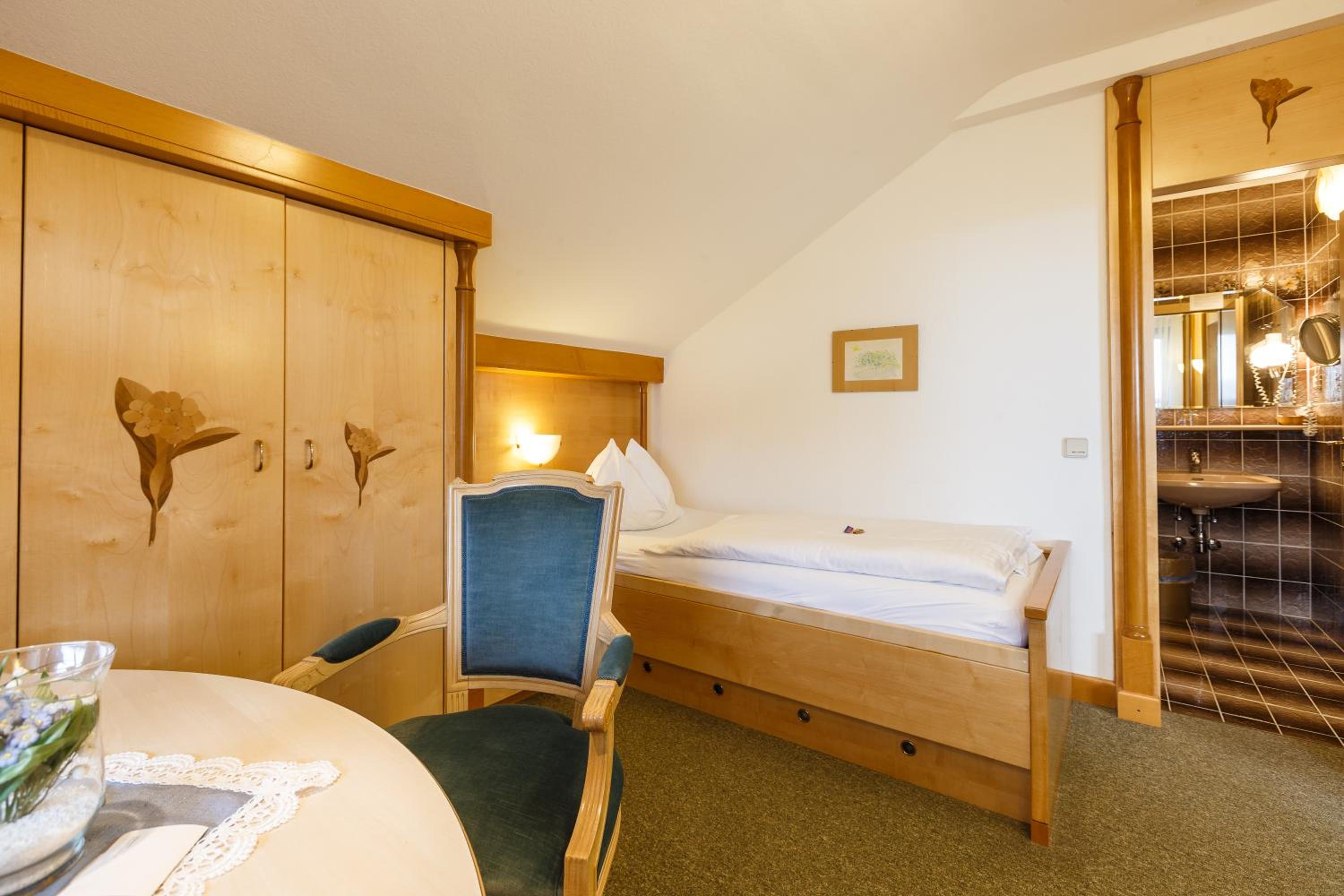 Single Room photo 2